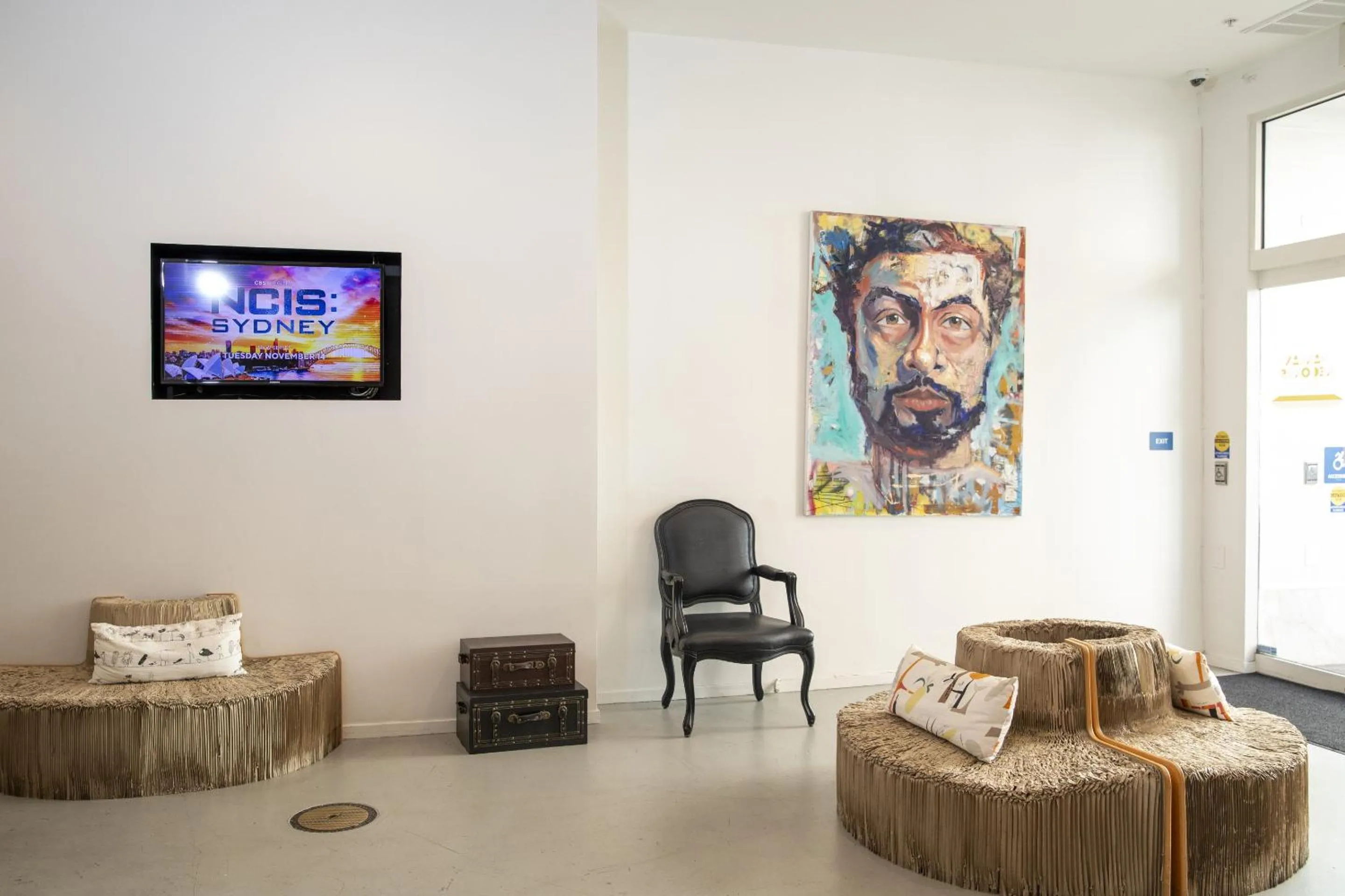 Facade/entrance, Bed in Hotel Des Arts