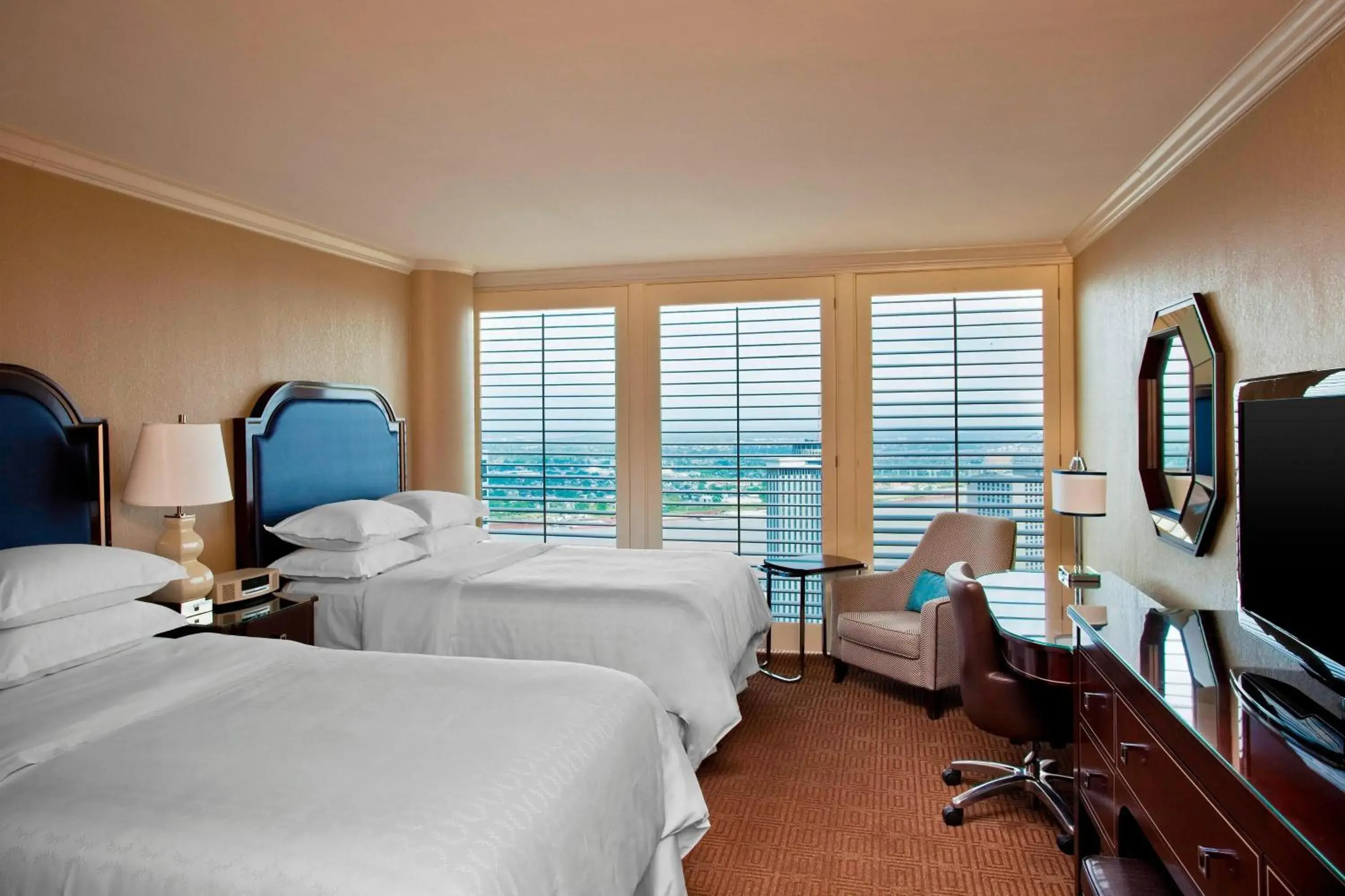 Deluxe Double Room with Two Double Beds and City View - Hearing Accessible in Sheraton New Orleans Hotel Deluxe Double Room with Two Double Beds and City View - Hearing Accessible in Sheraton New Orleans Hotel