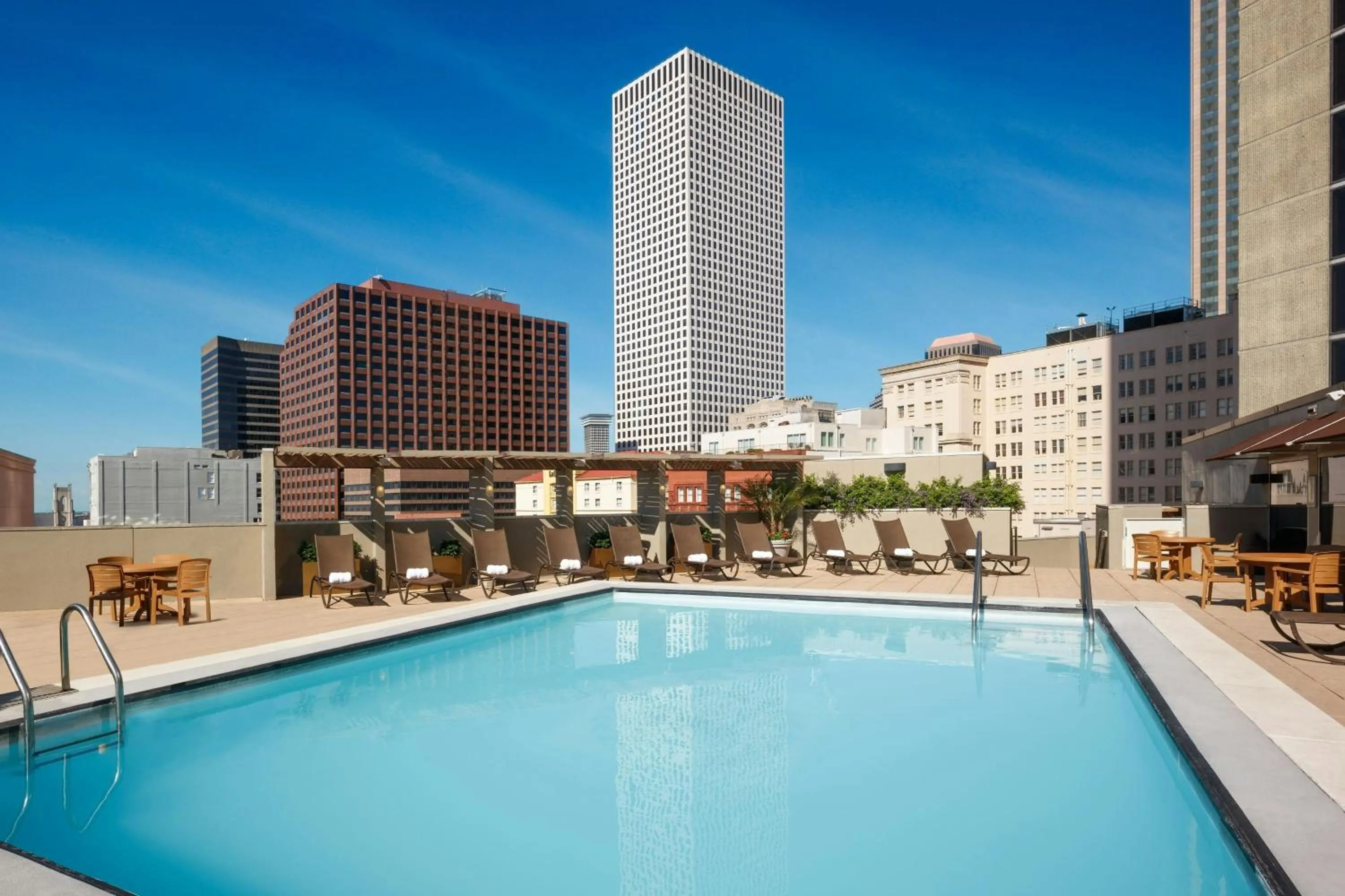 Swimming pool in Sheraton New Orleans Hotel