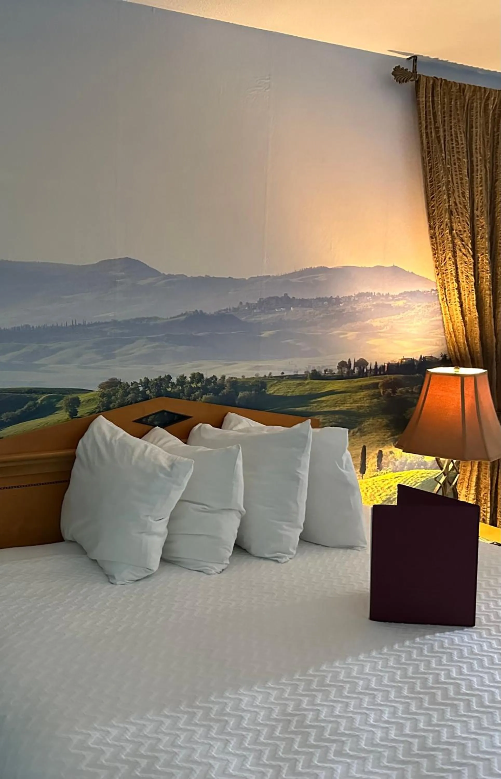 Bed in Chardonnay Lodge