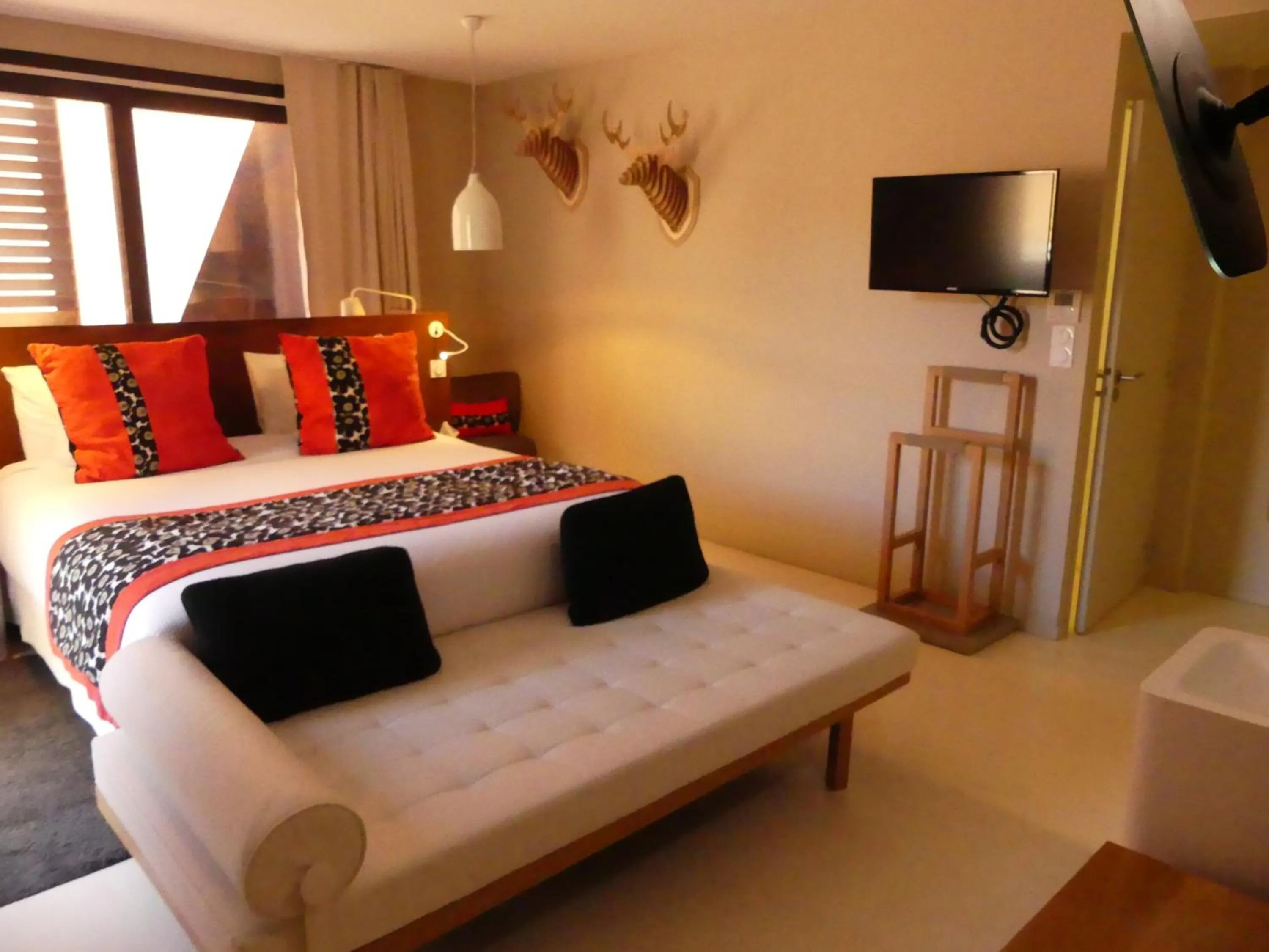 Patio, Bed in Hotel Pont Levis - Franck Putelat