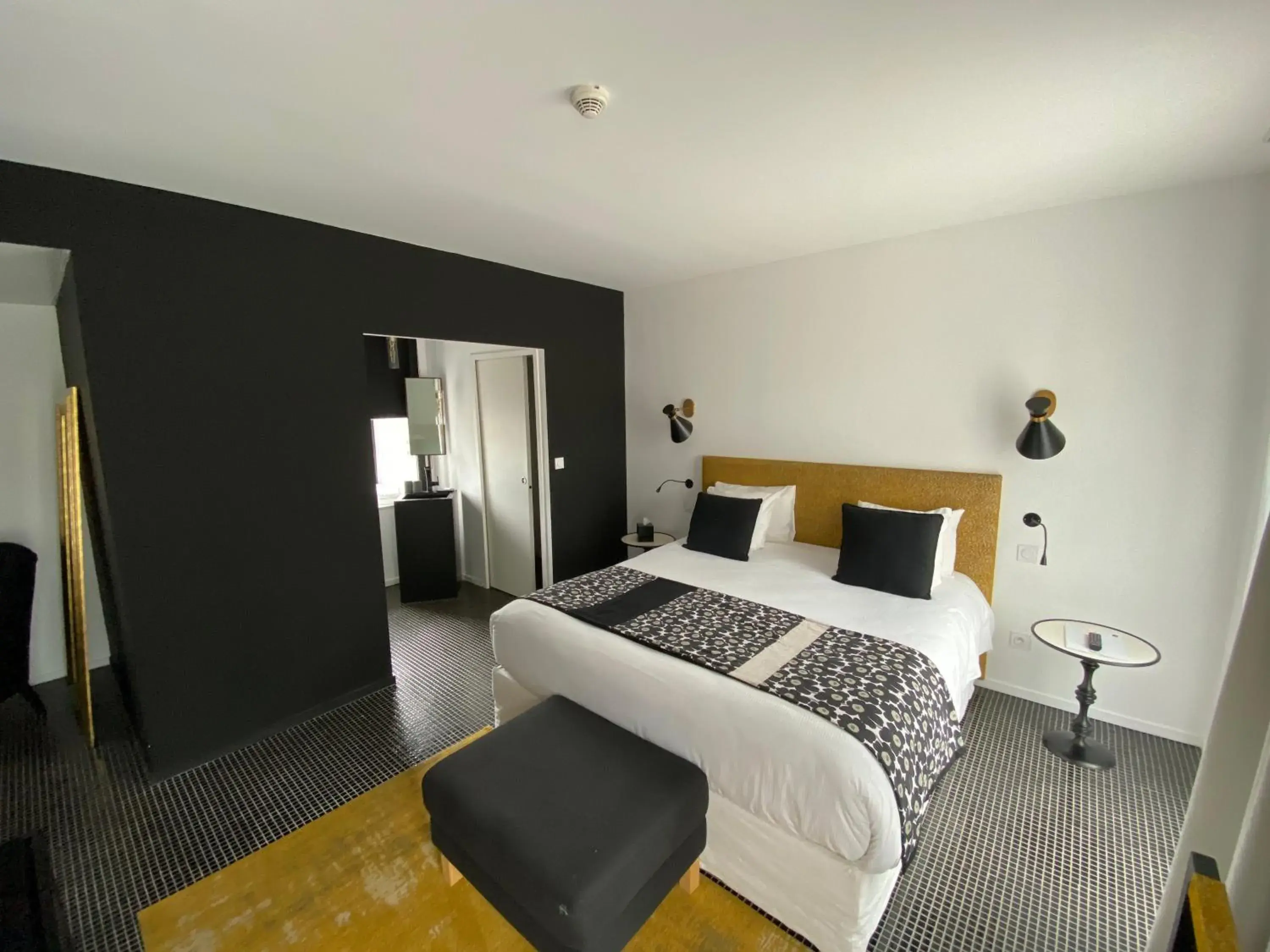 Superior Double Room in Hotel Pont Levis - Franck Putelat Superior Double Room in Hotel Pont Levis - Franck Putelat