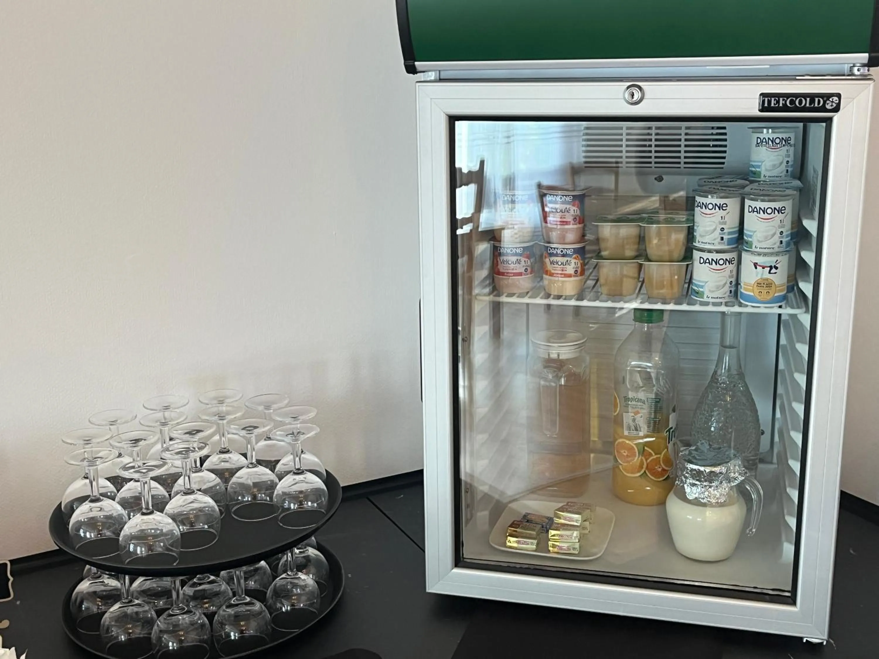 Food and drinks in Hôtel Le Lyon Vert Commentry