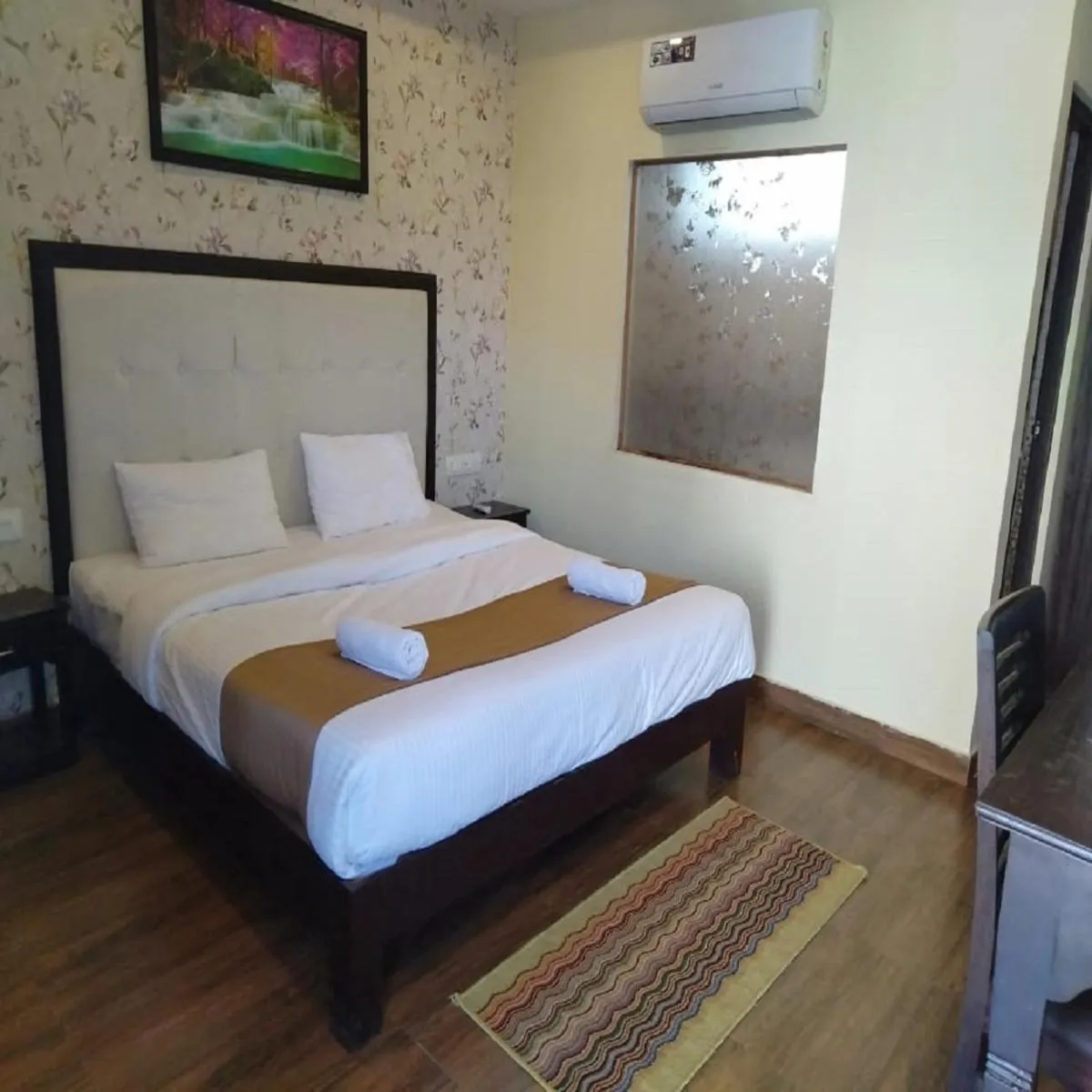 Bed in Sea Shell Beach Cottages & Suites