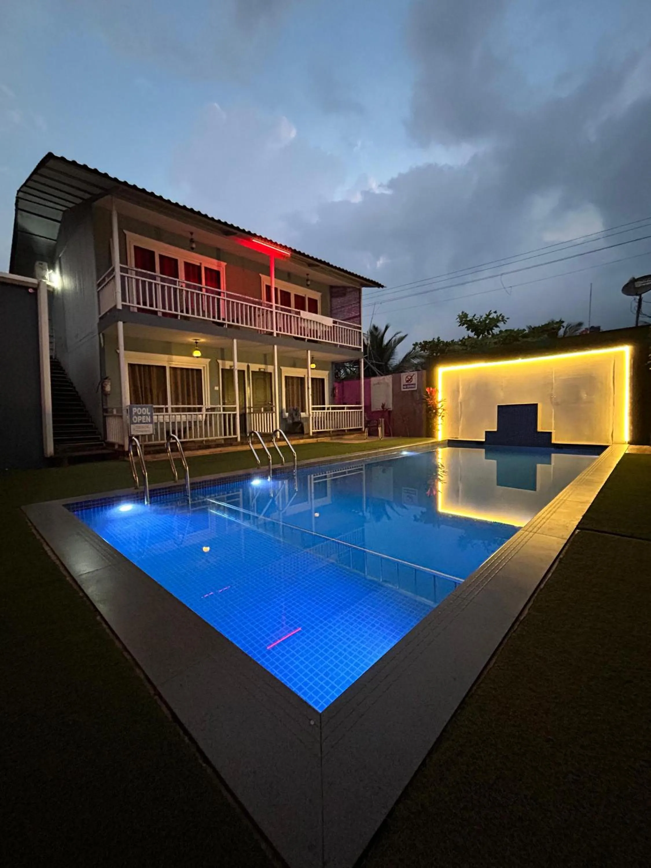 Swimming pool in Sea Shell Beach Cottages & Suites