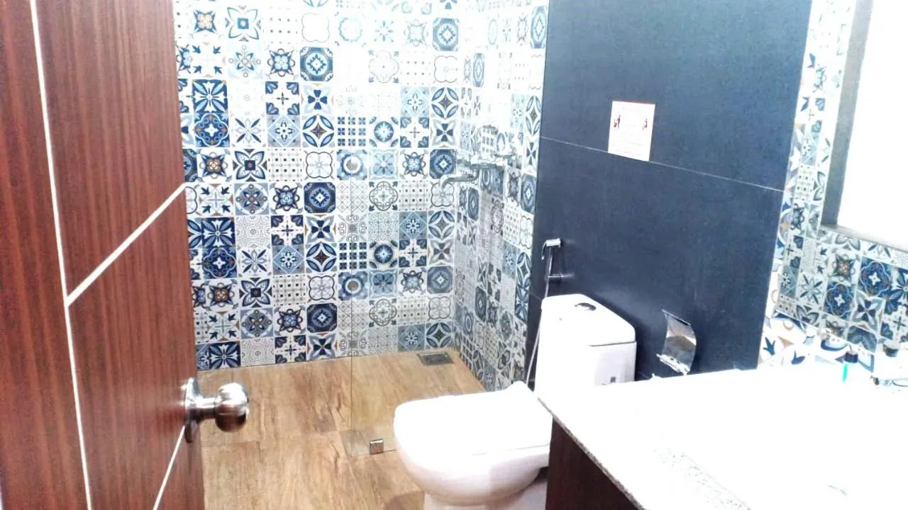 Bathroom in Sea Shell Beach Cottages & Suites