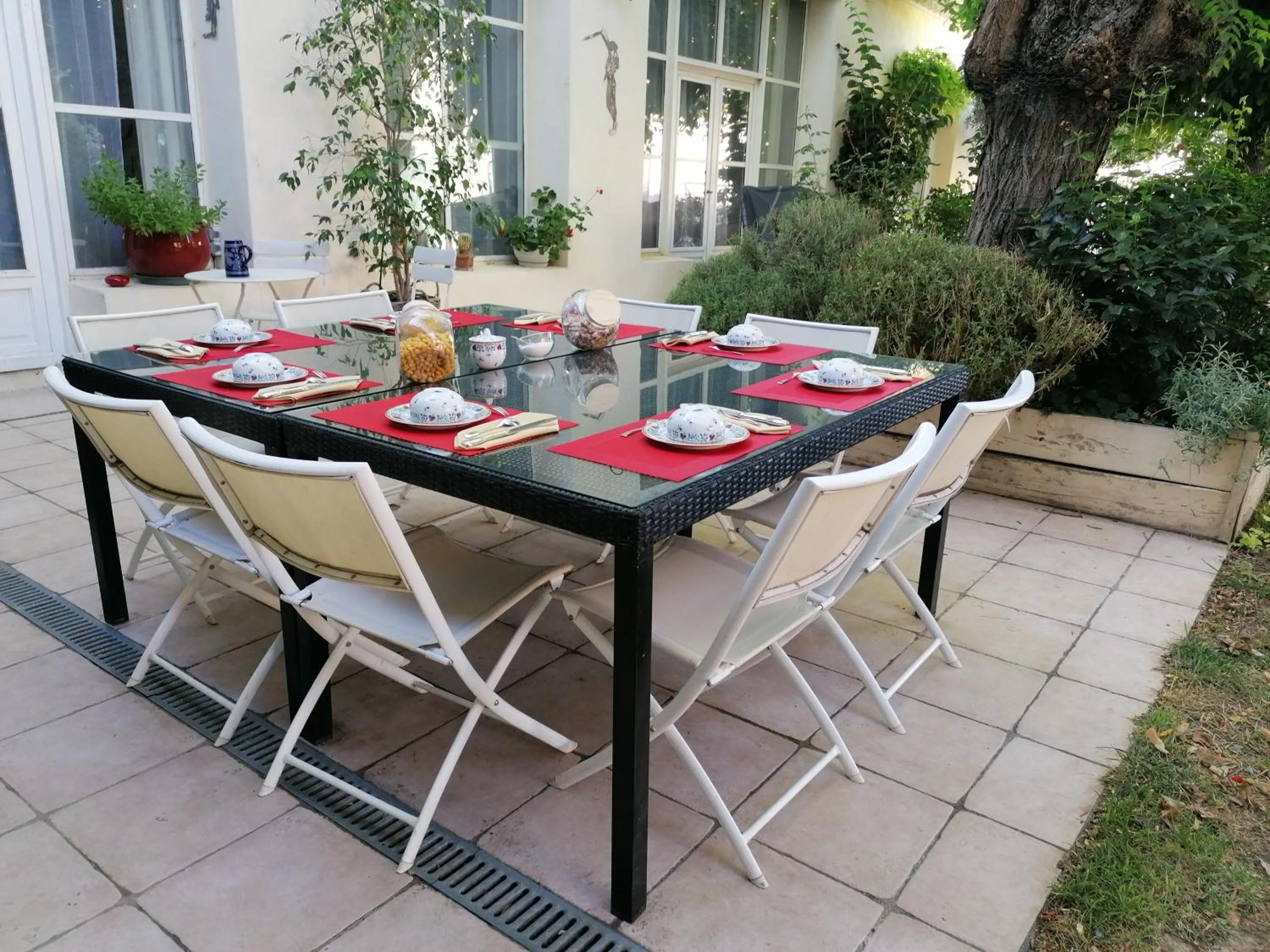 Breakfast in Lacanepière