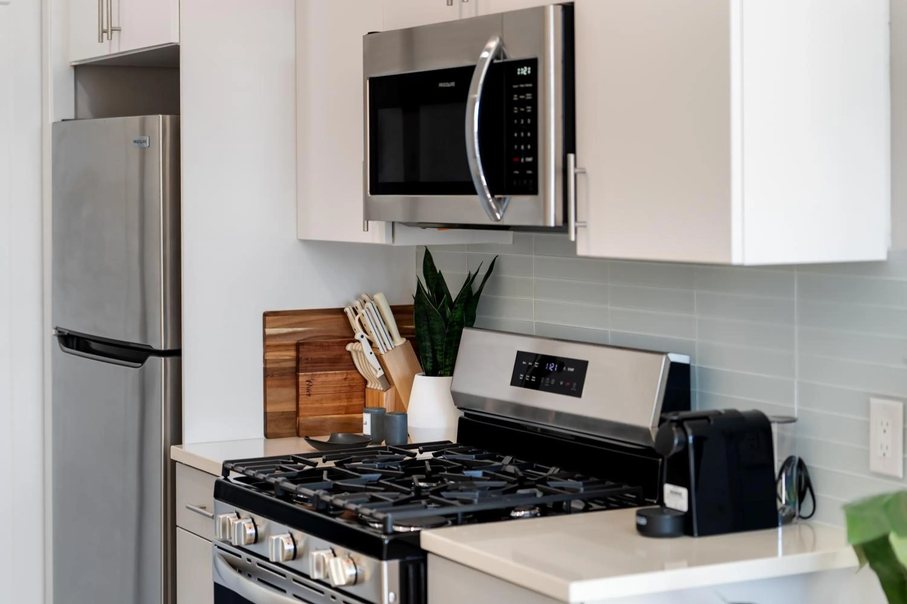 kitchen in Luxury Furnished Apartments by Hyatus Downtown at Yale