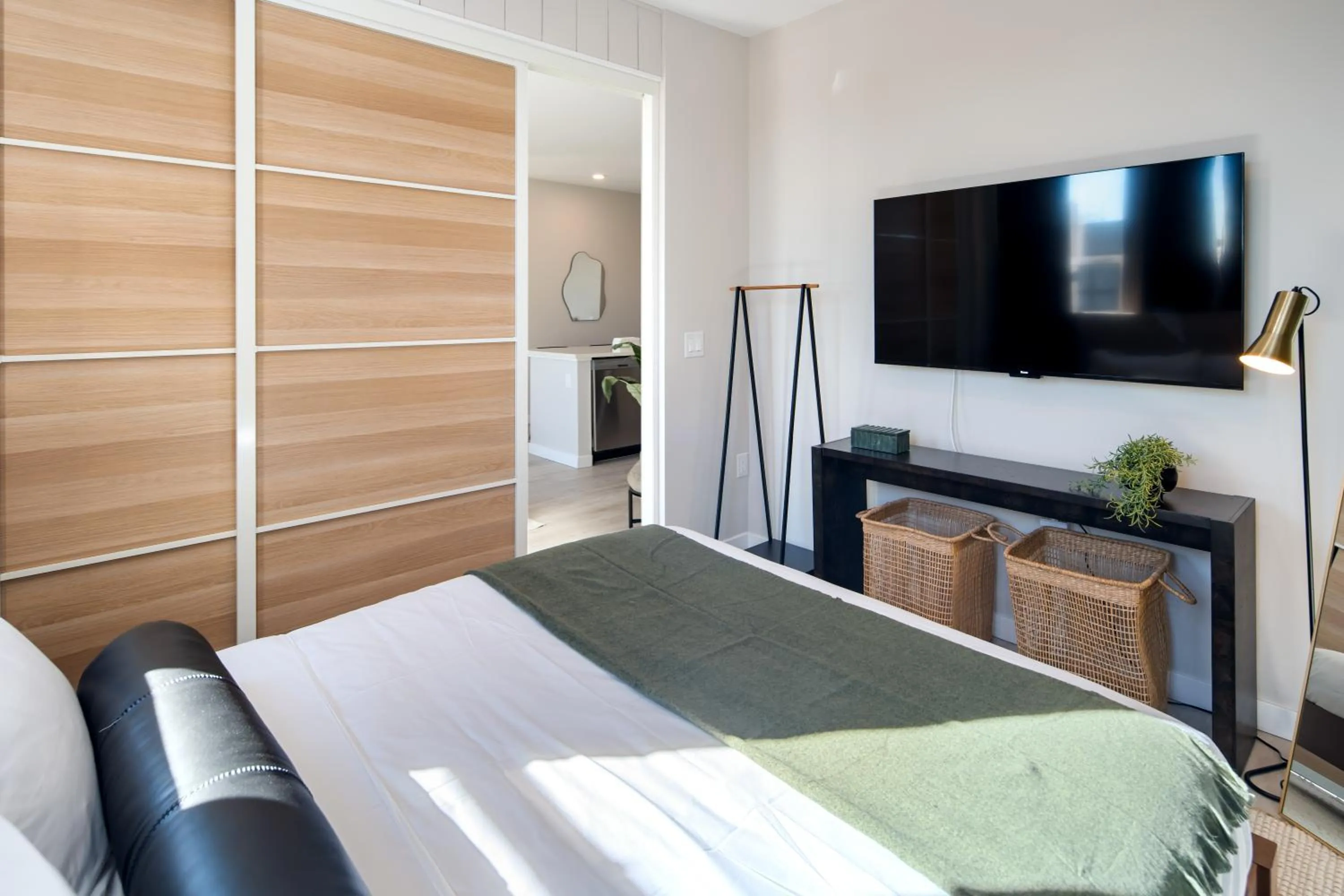 Bedroom, Bed in Luxury Furnished Apartments by Hyatus Downtown at Yale