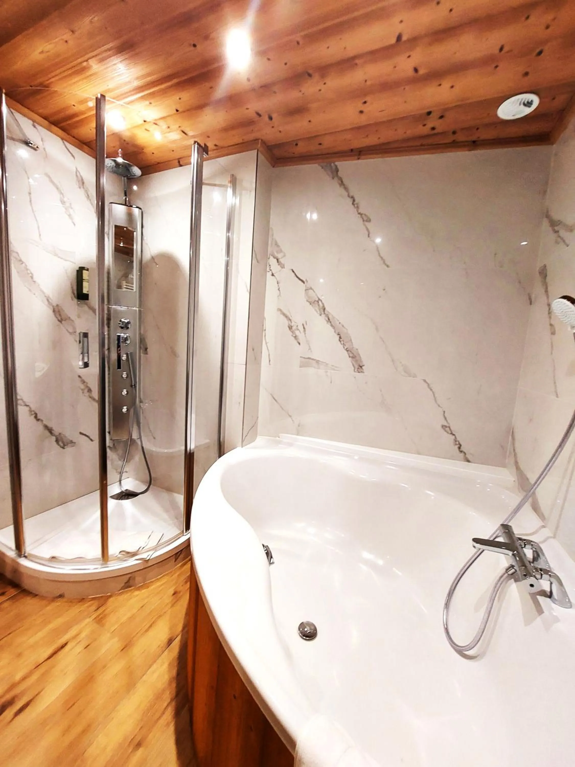 Shower in Park Hotel Suisse & Spa