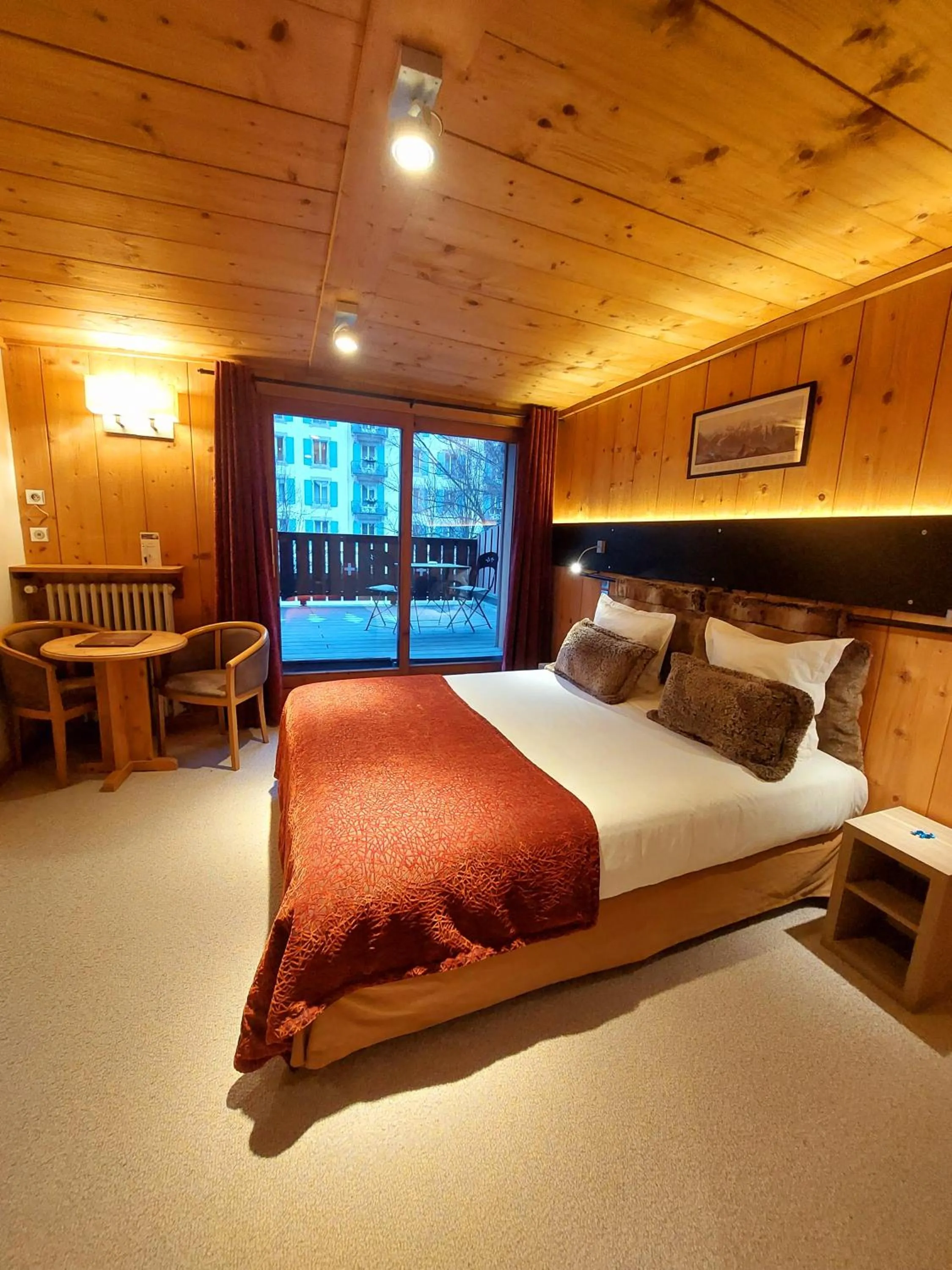 Photo of the whole room, Bed in Park Hotel Suisse & Spa