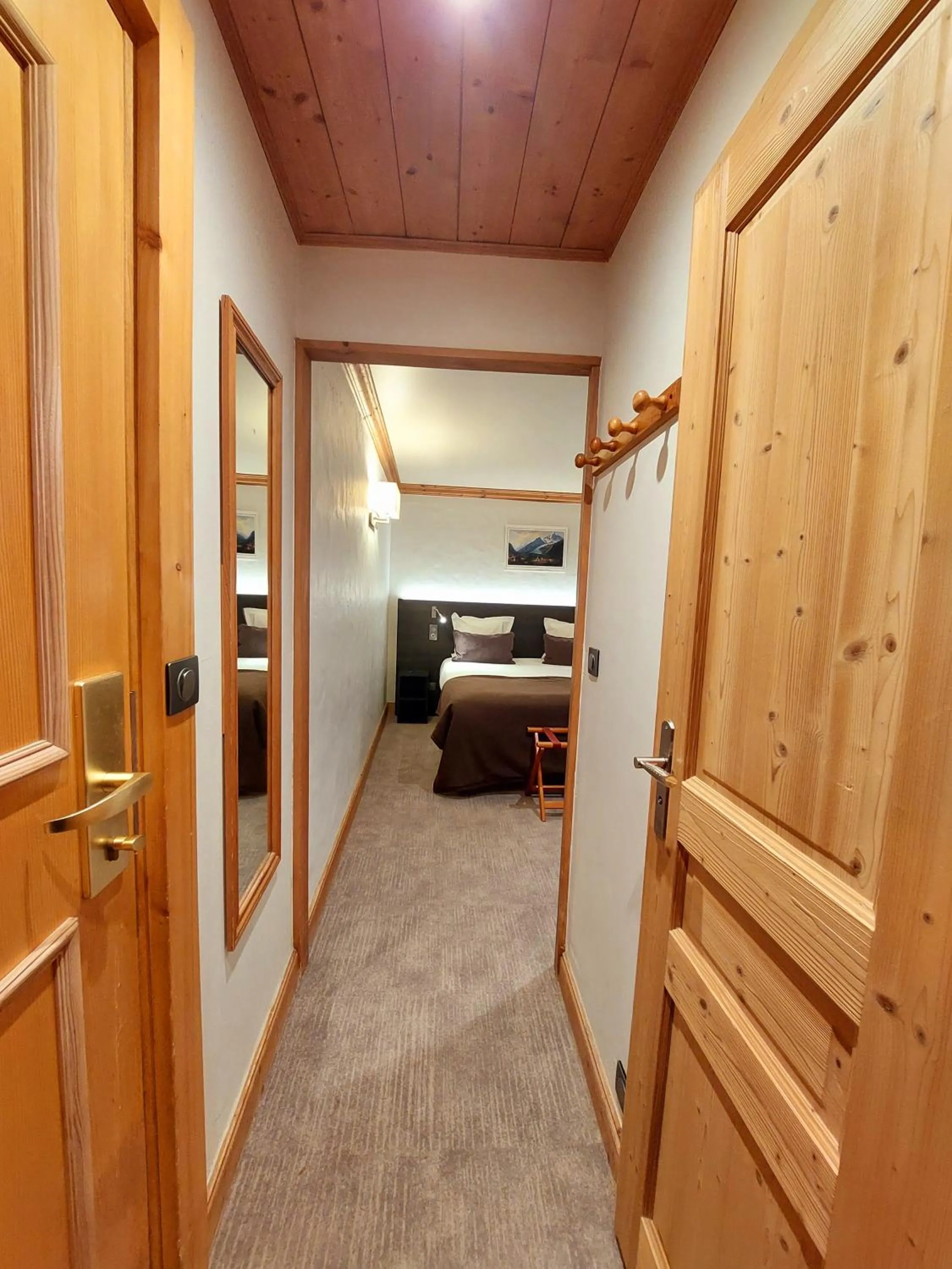 Photo of the whole room, Bed in Park Hotel Suisse & Spa