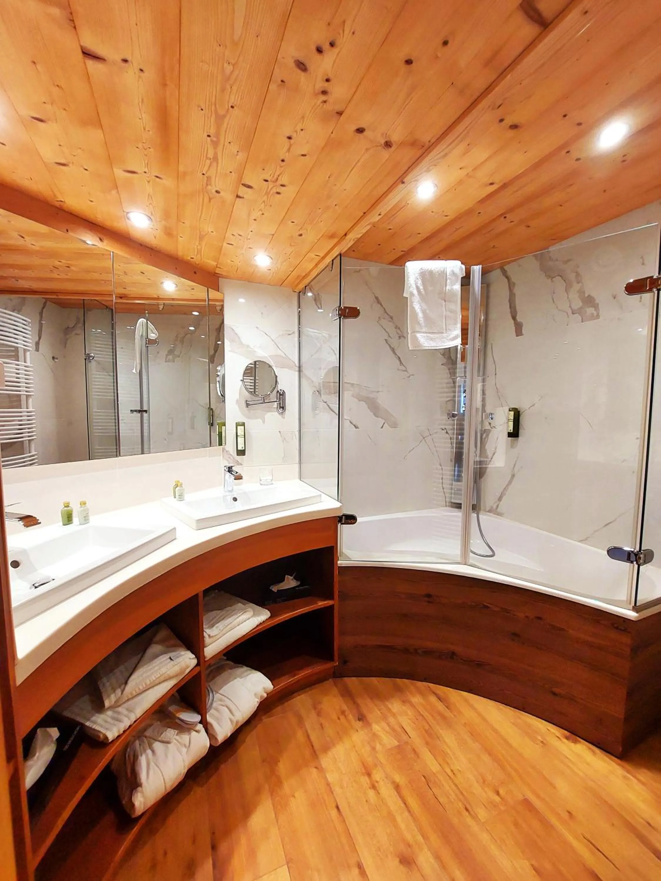 Bathroom in Park Hotel Suisse & Spa