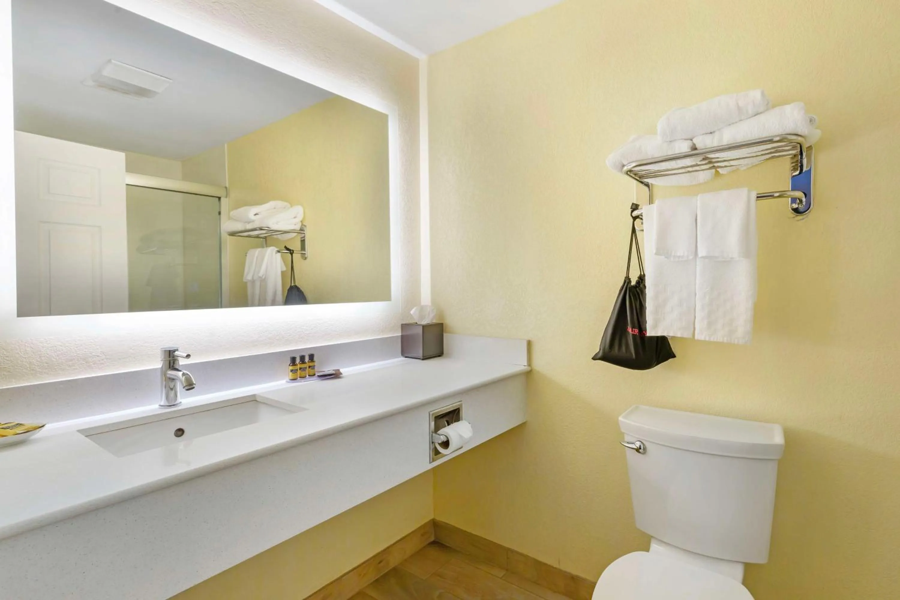 Bathroom in Best Western Plus Cold Spring