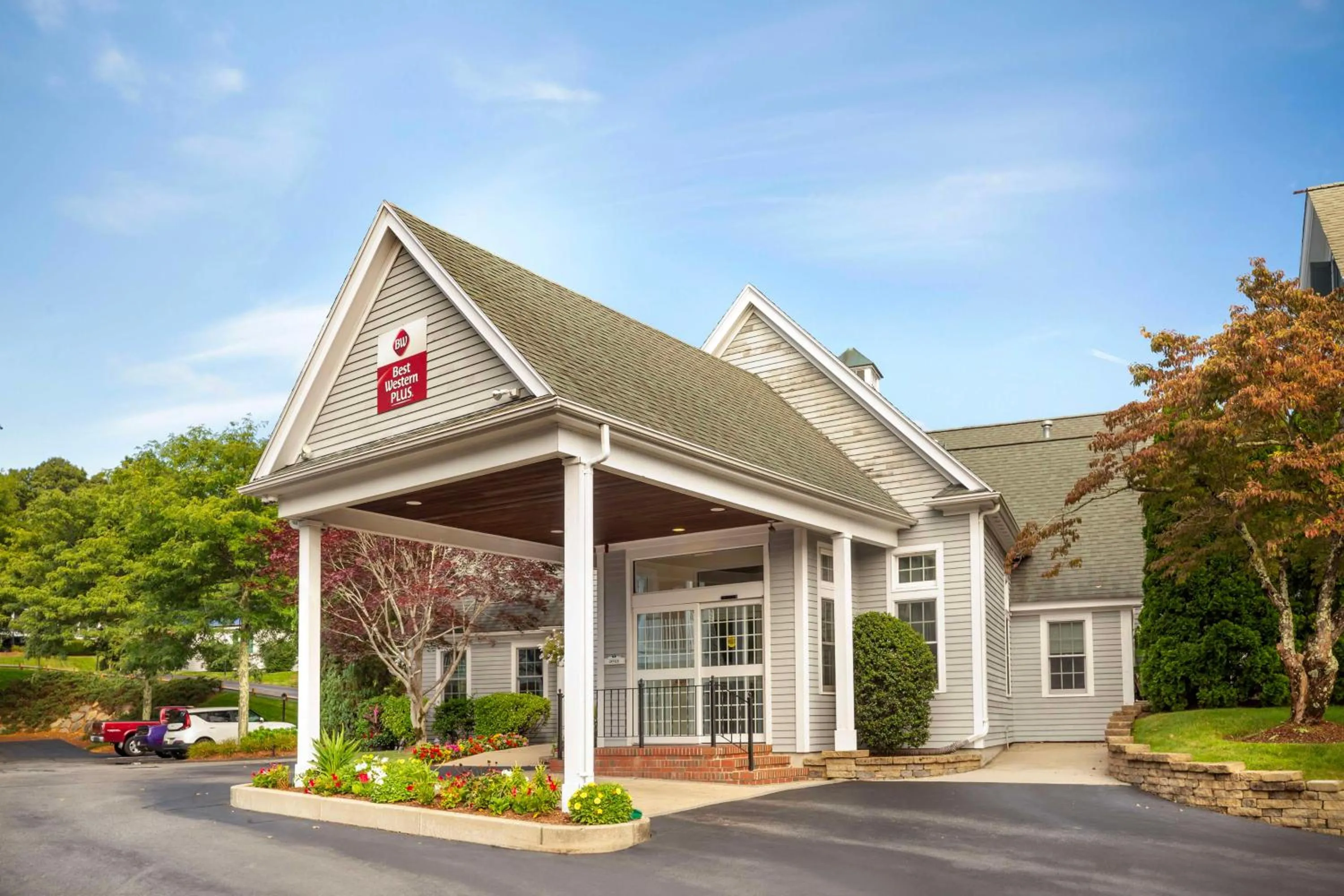 Property building in Best Western Plus Cold Spring