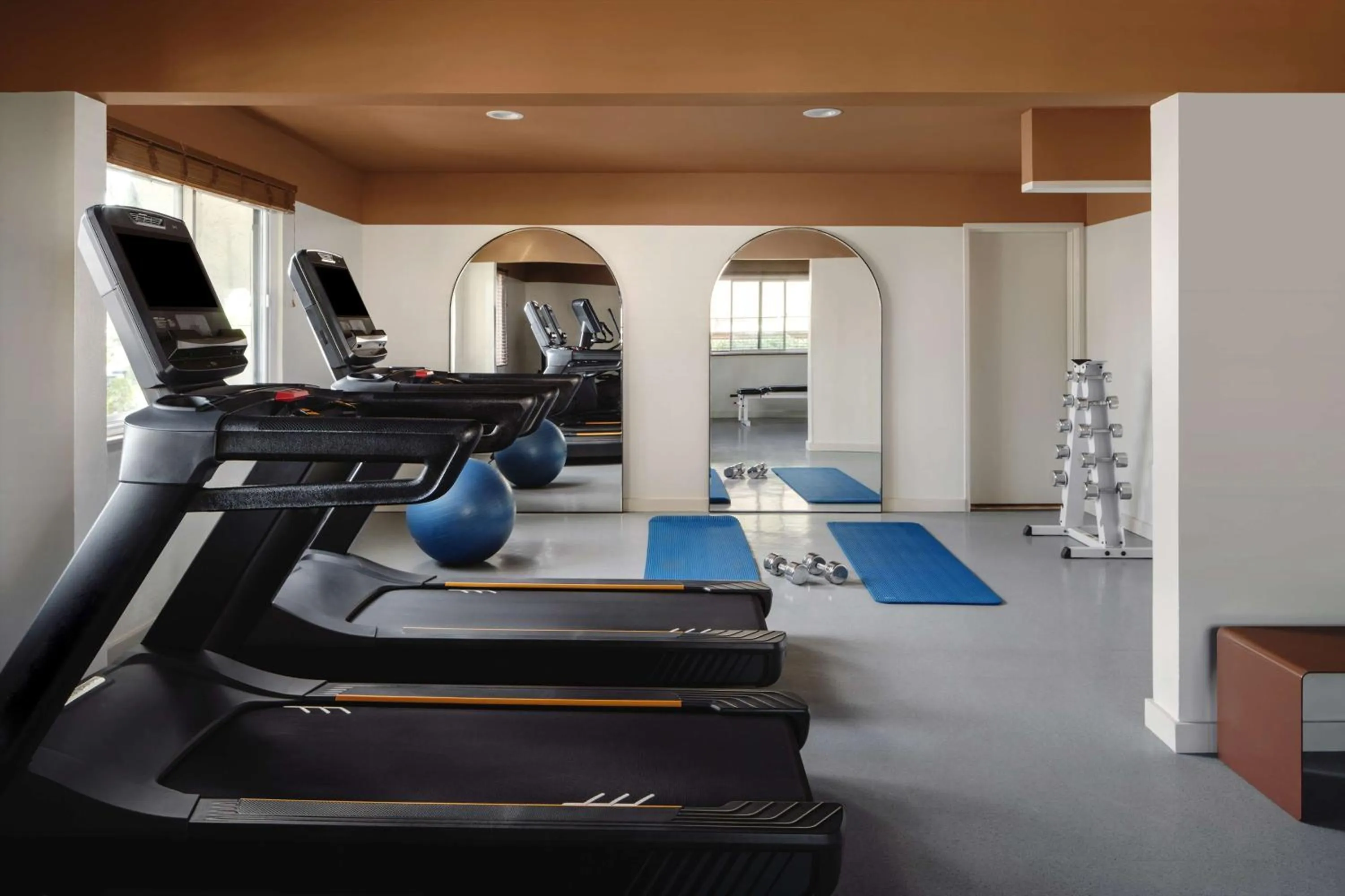Fitness centre/facilities in Avante, a JDV by Hyatt Hotel