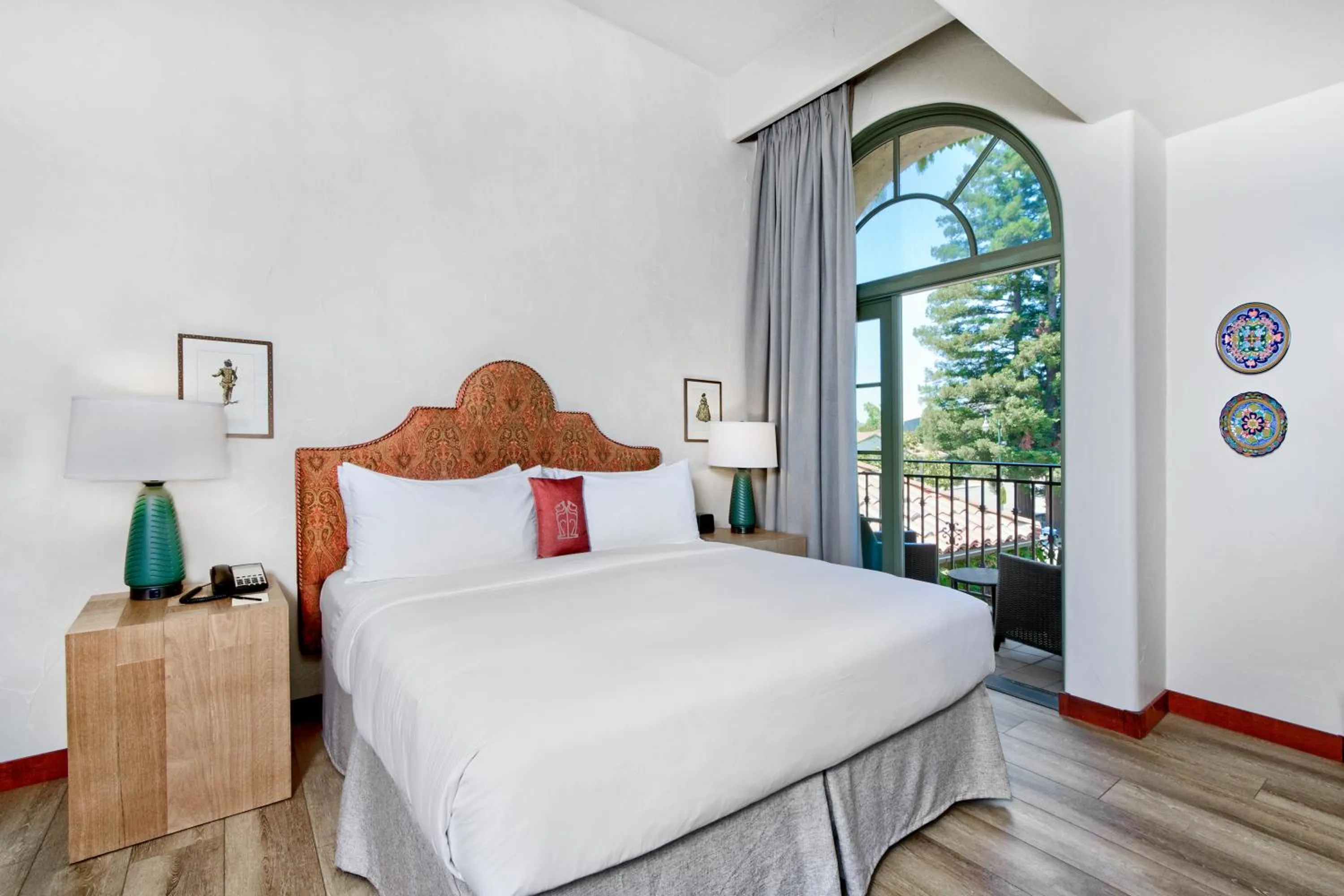 Bed in Hotel Los Gatos