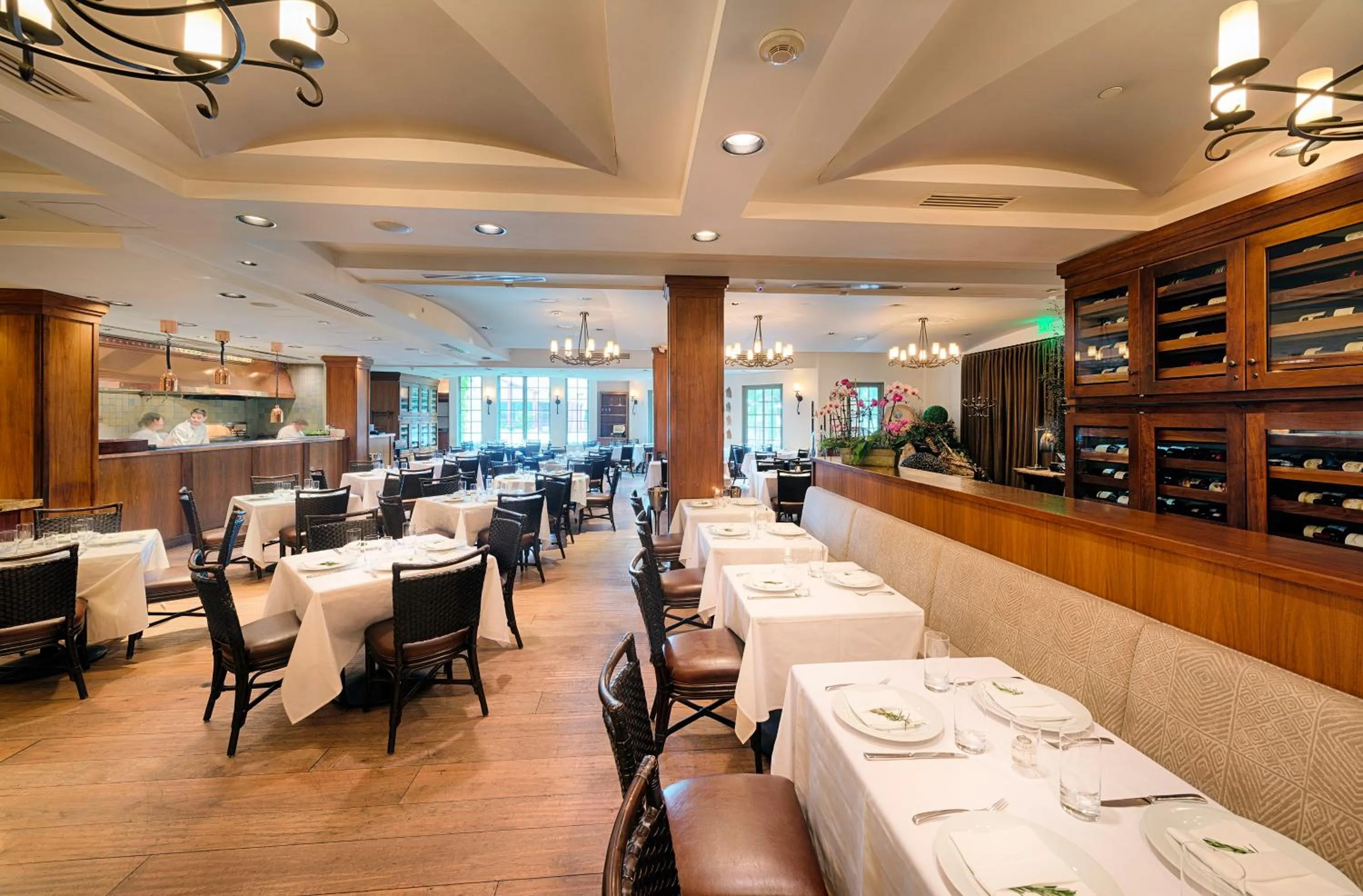 Restaurant/places to eat in Hotel Los Gatos