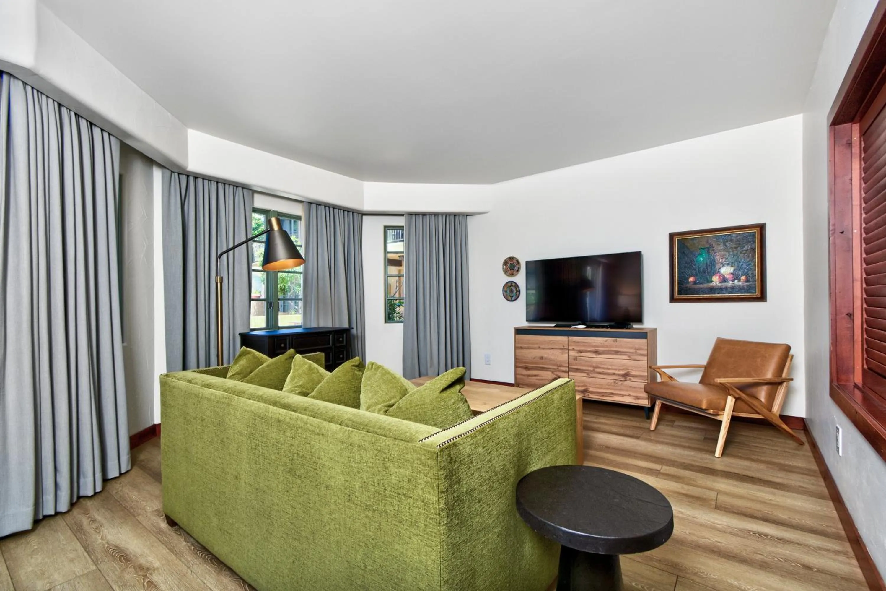 Communal lounge/ TV room in Hotel Los Gatos