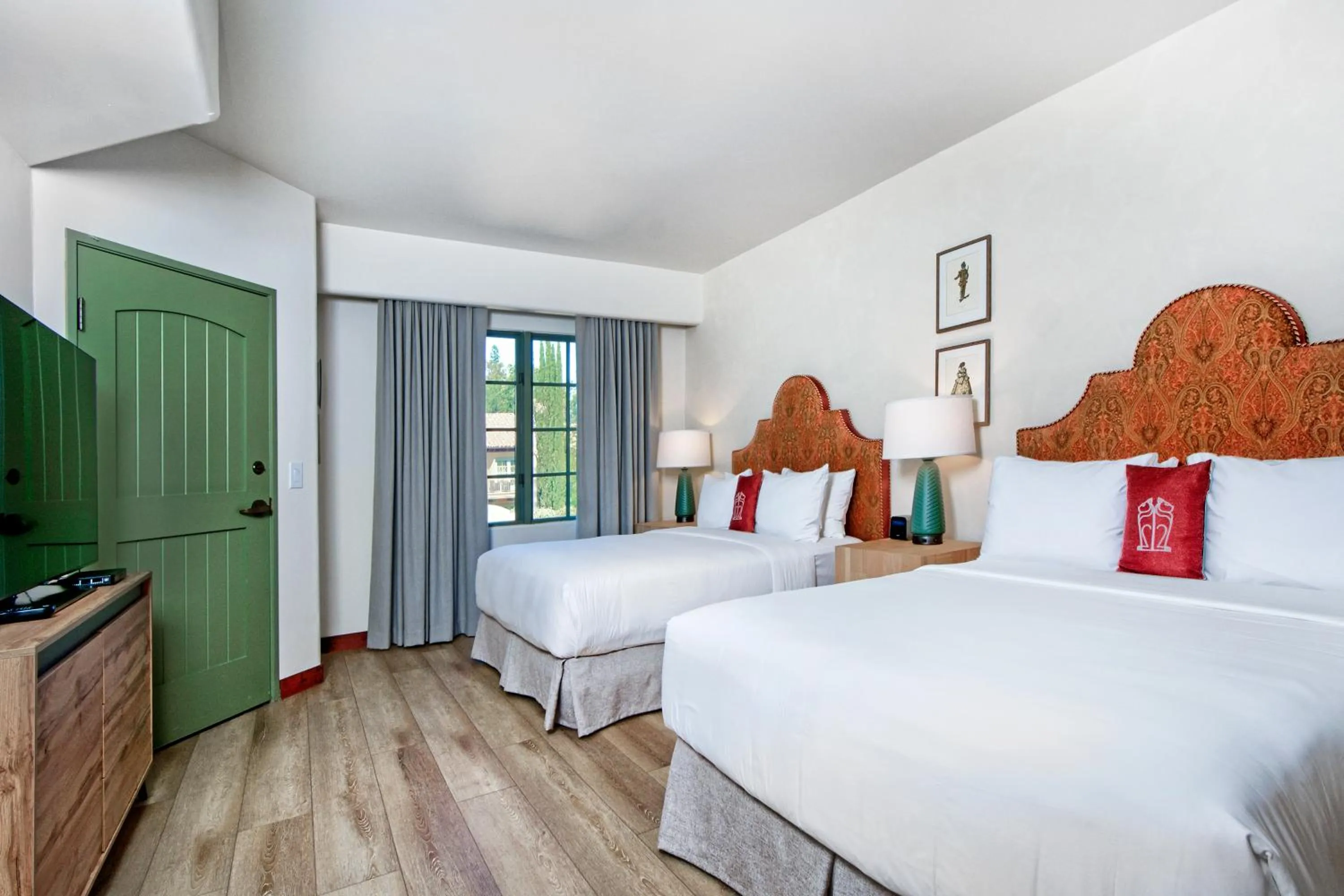 Bed in Hotel Los Gatos