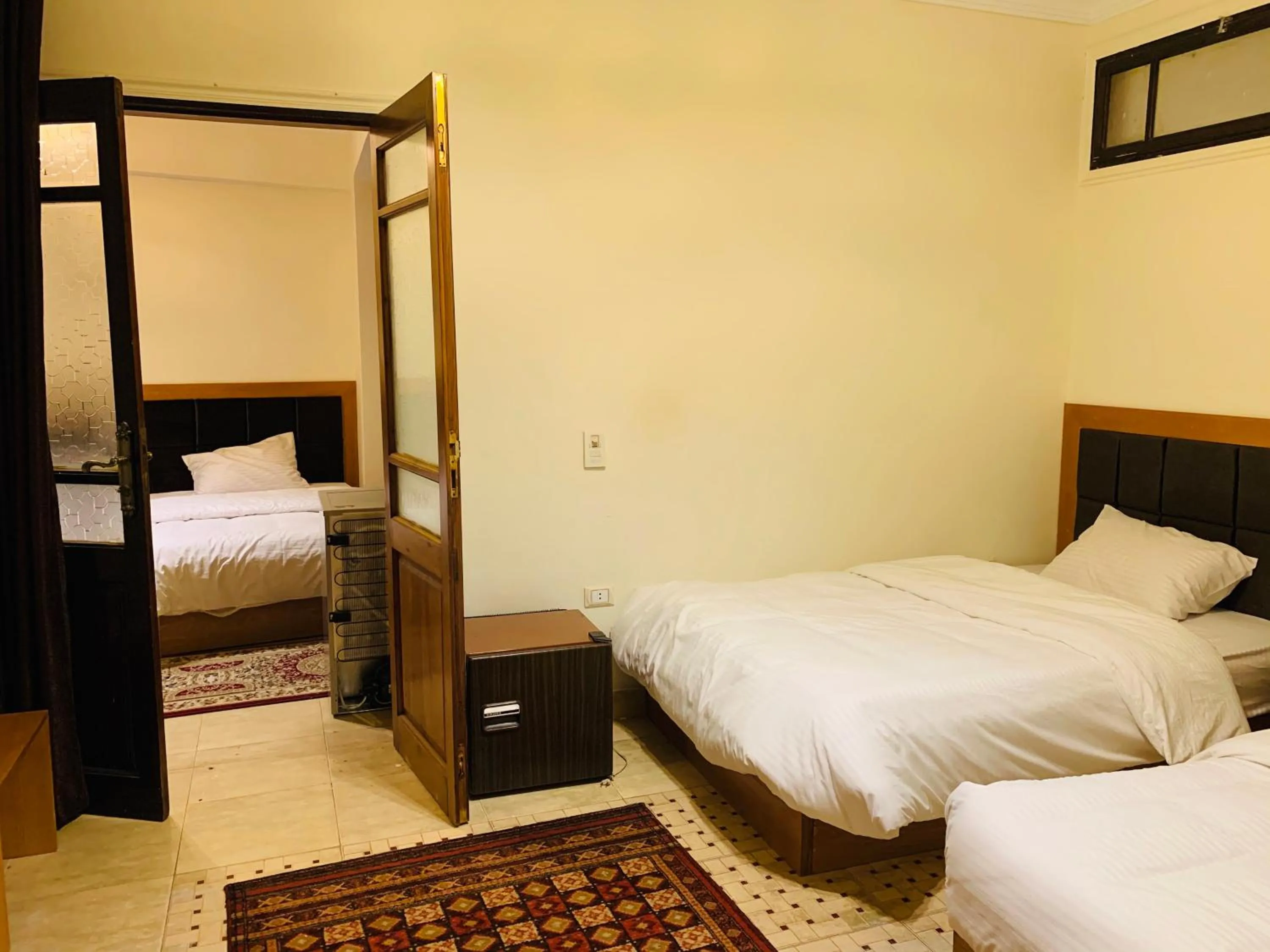 Photo of the whole room, Bed in Draz pyramids view Bed & breakfast