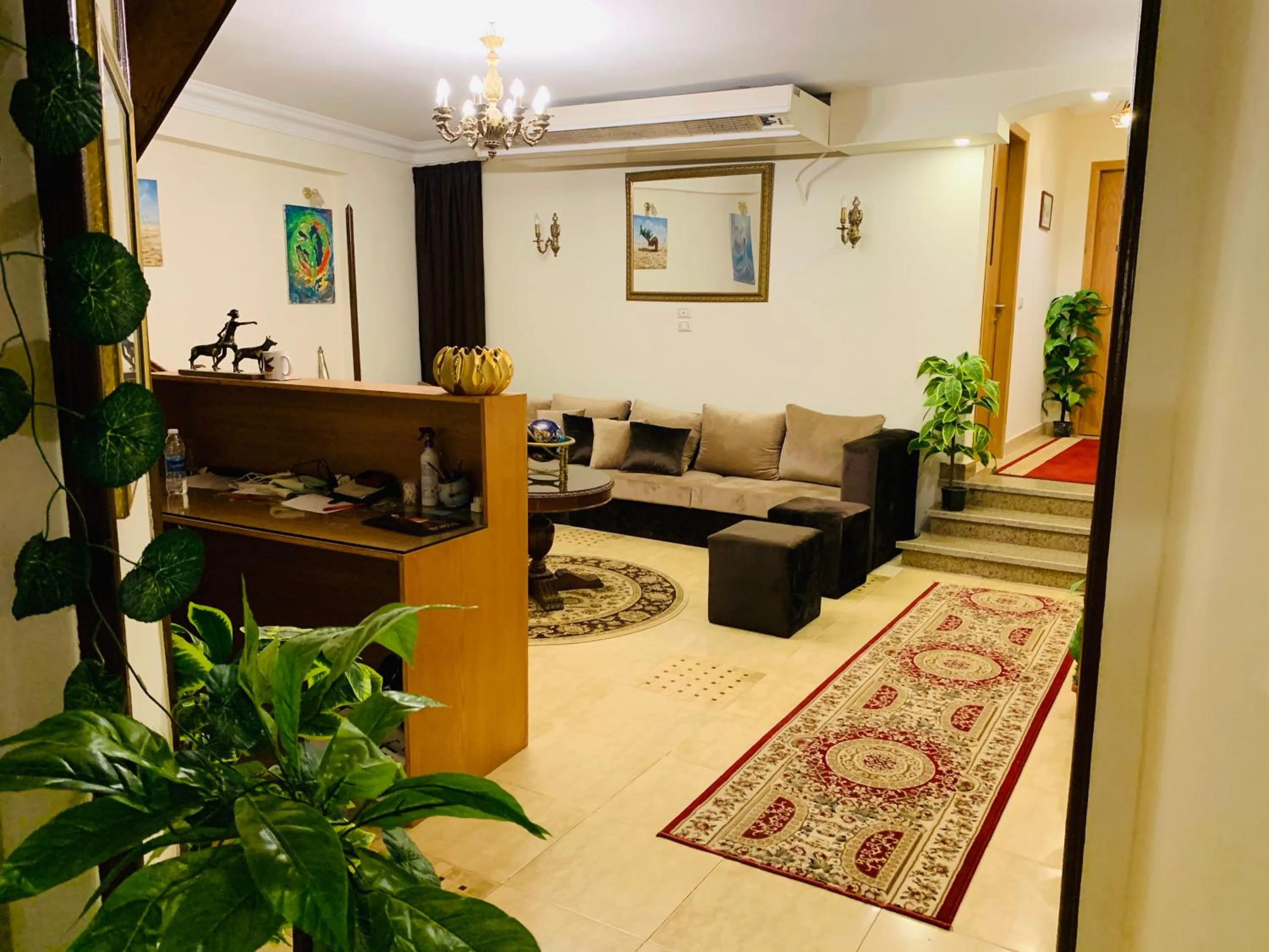 Living room in Draz pyramids view Bed & breakfast