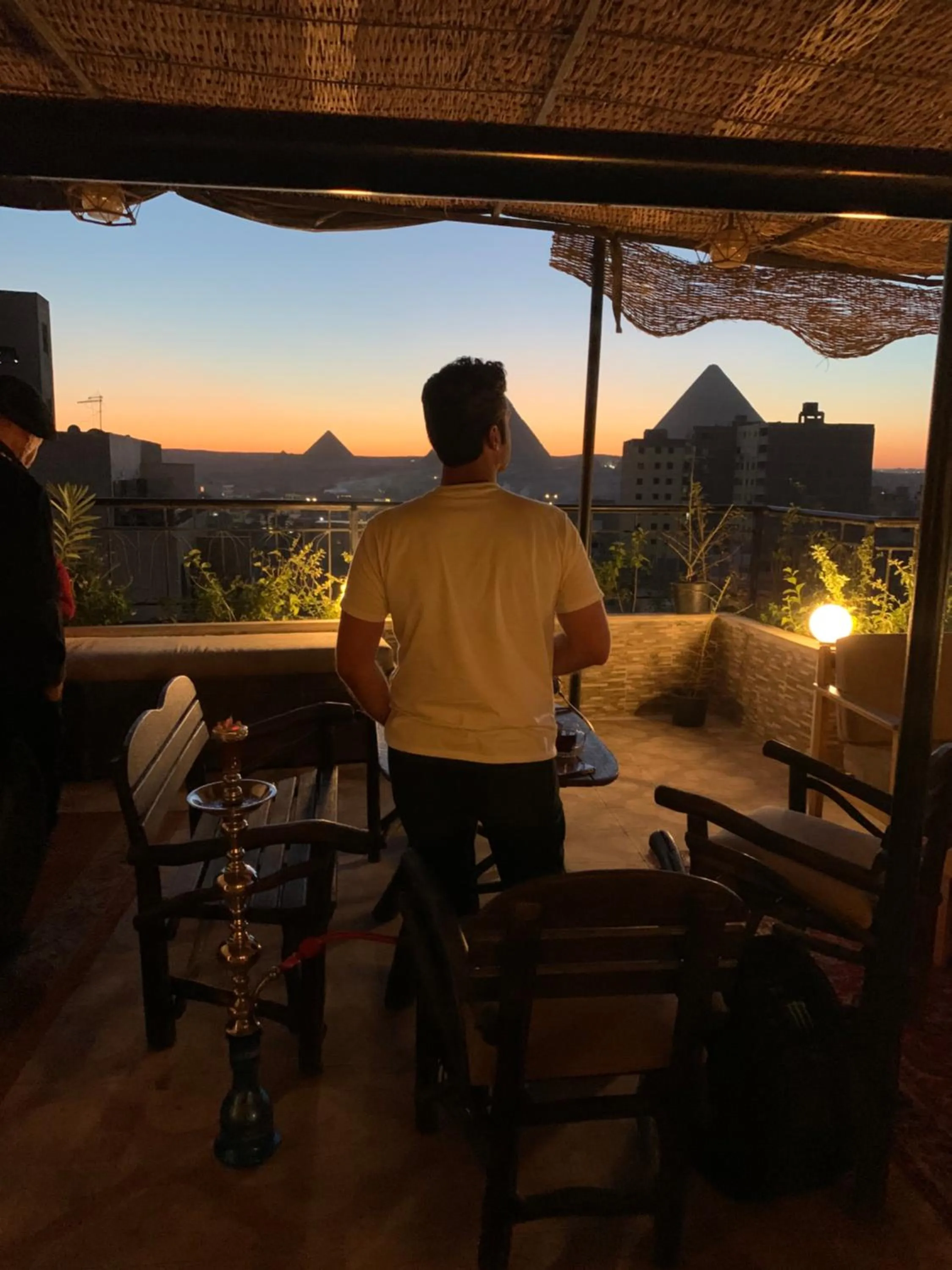 People in Draz pyramids view Bed & breakfast