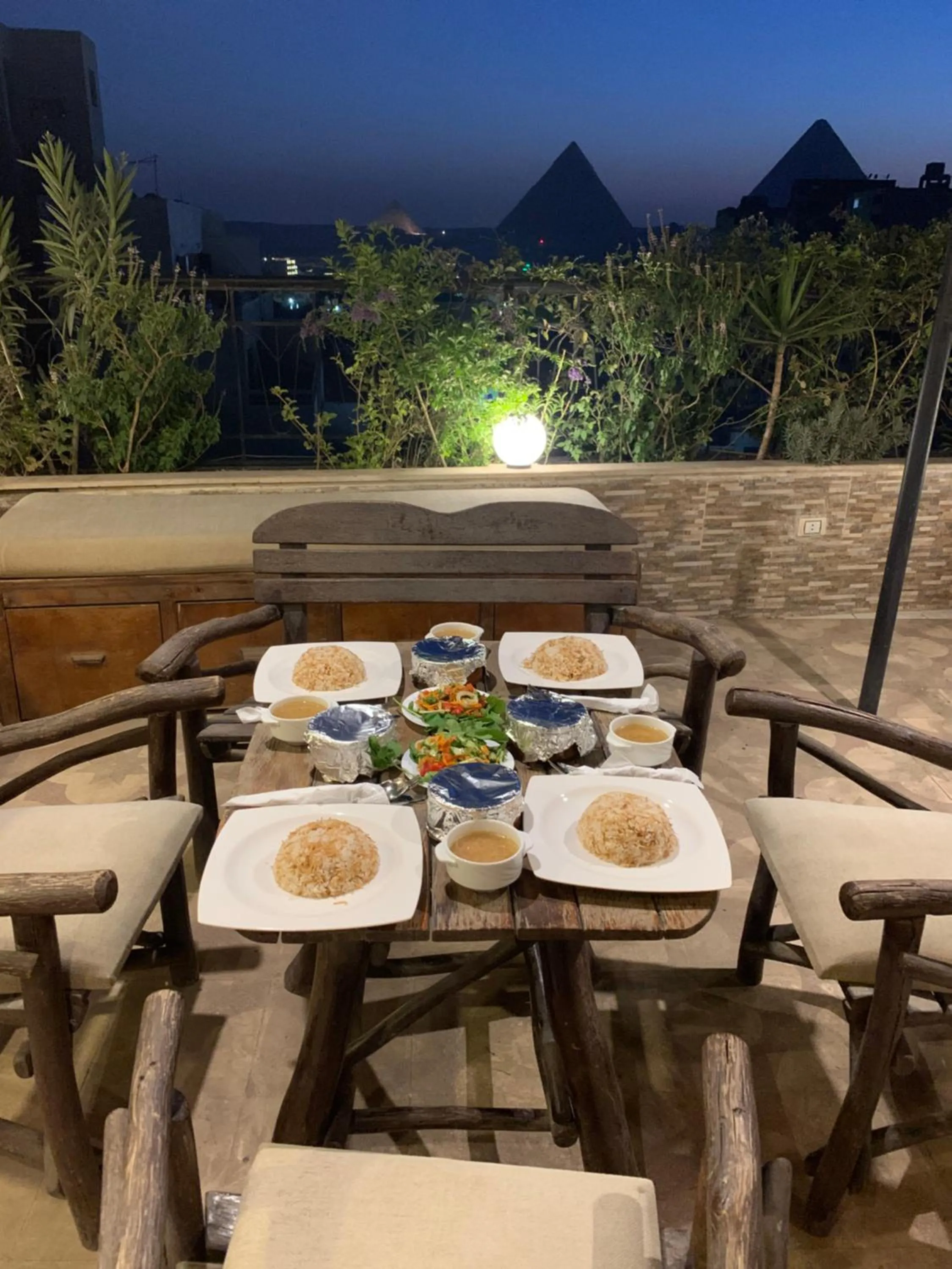 Patio in Draz pyramids view Bed & breakfast