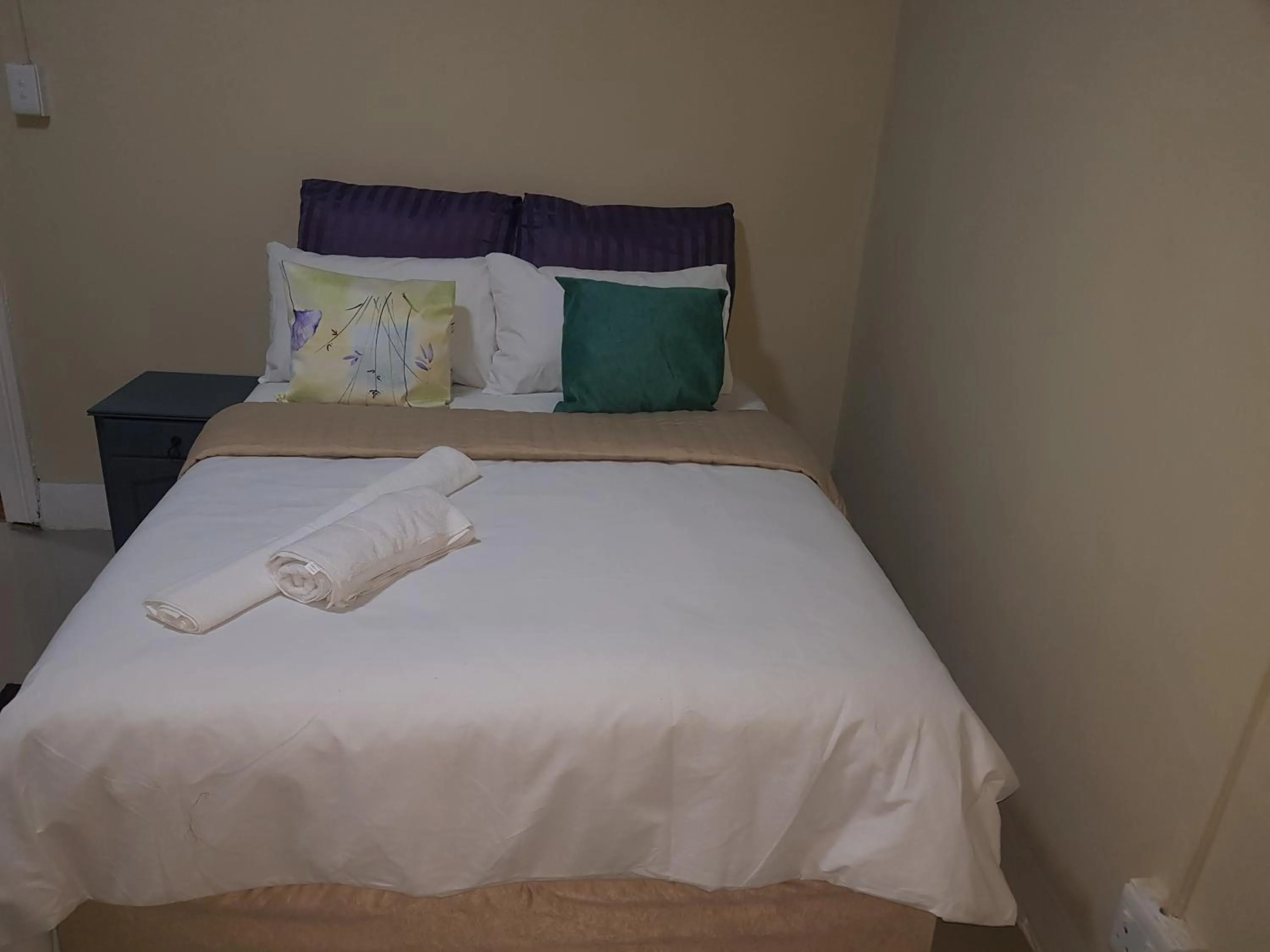 Bed in Helpful lodge