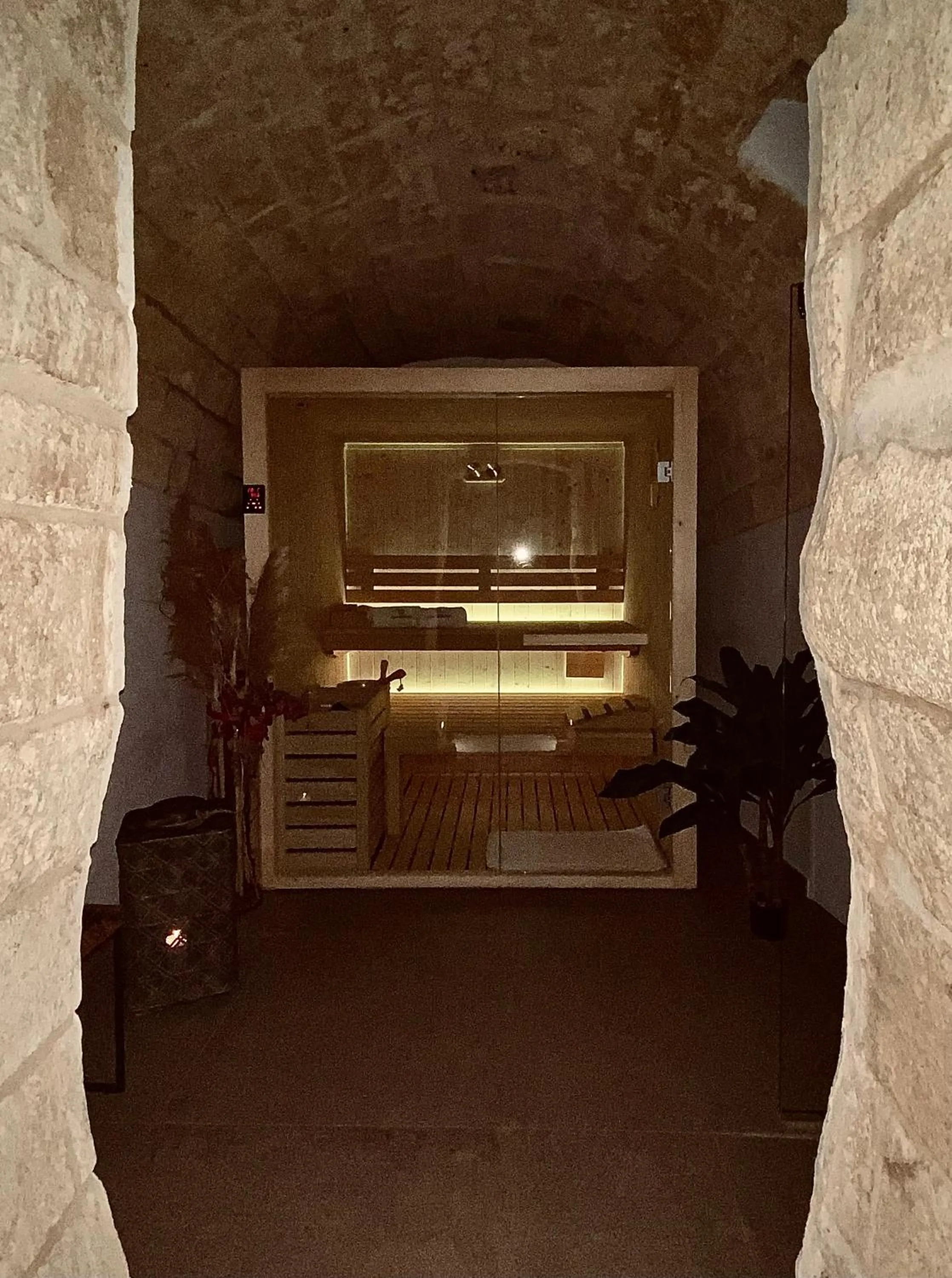 Hot Tub in Luna Federiciana Luxury Room & Spa