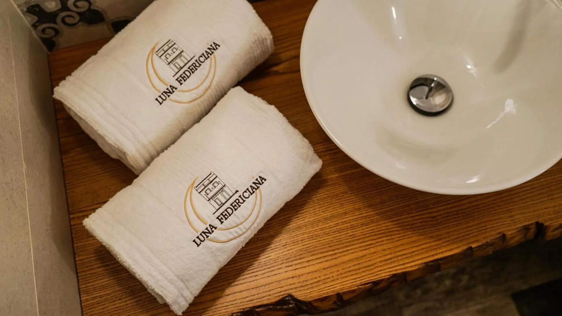 Property logo or sign in Luna Federiciana Luxury Room & Spa