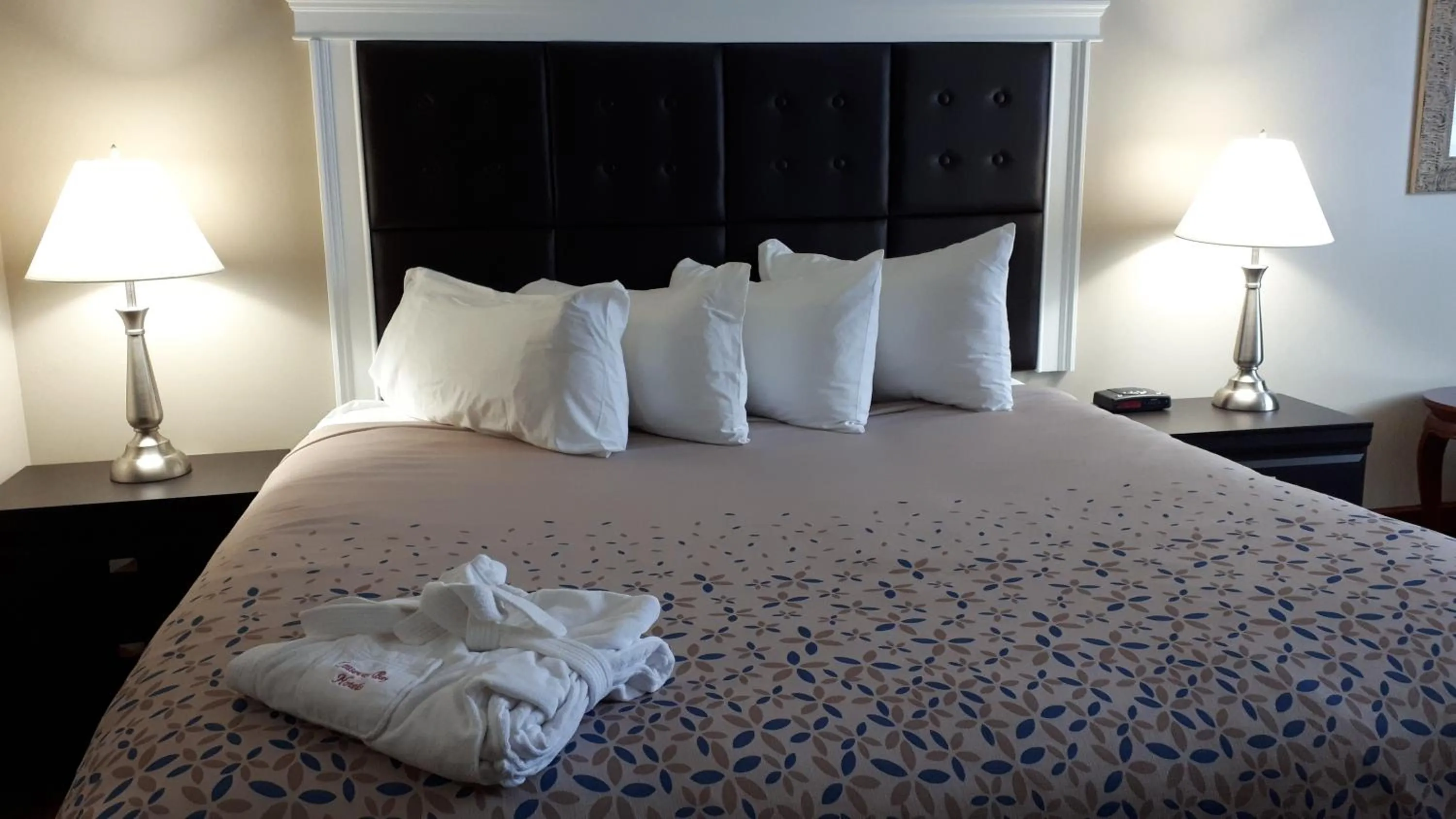 Bed in Causeway Bay Hotel