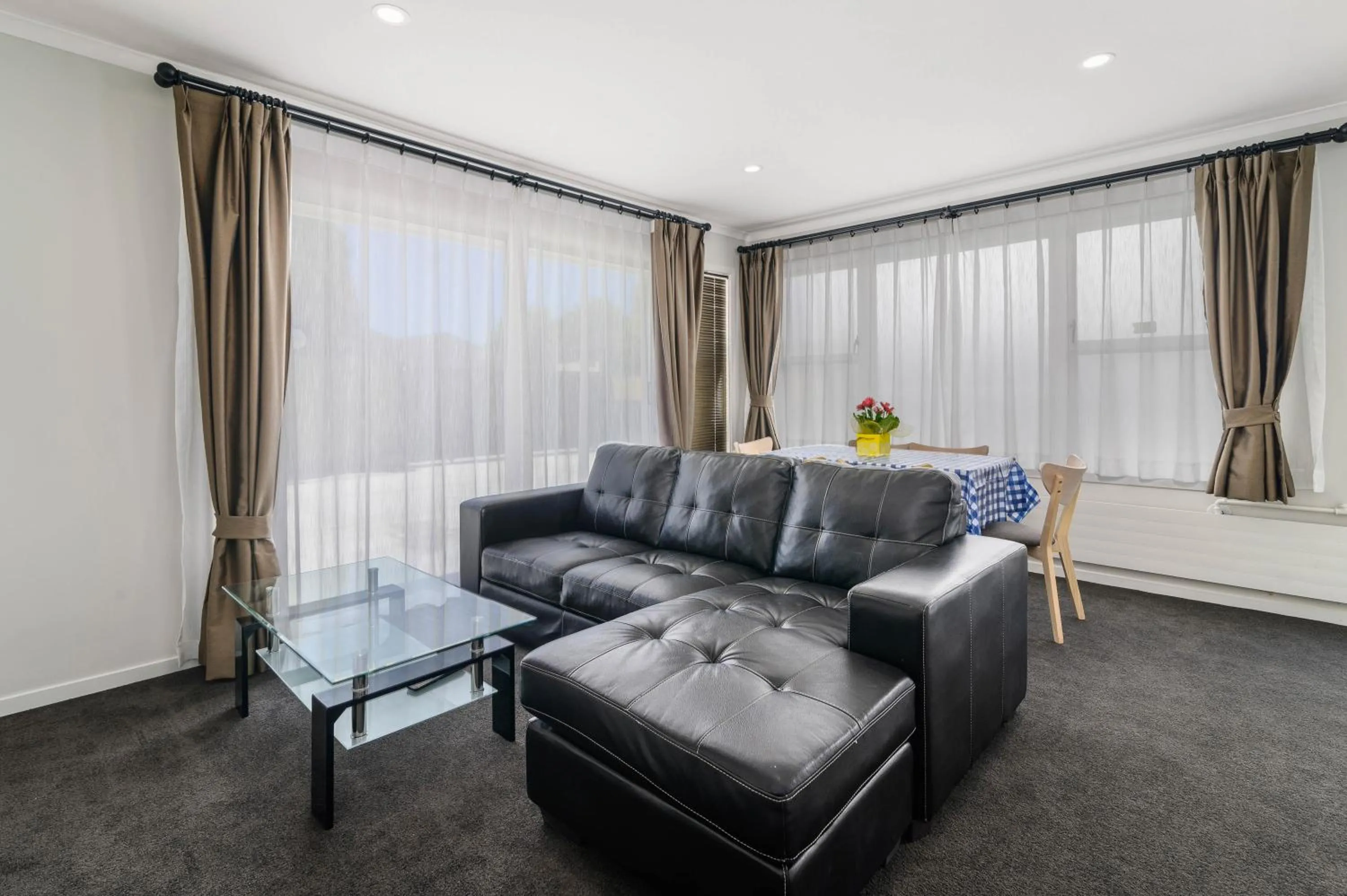 Seating area in Thermal Oak Motel