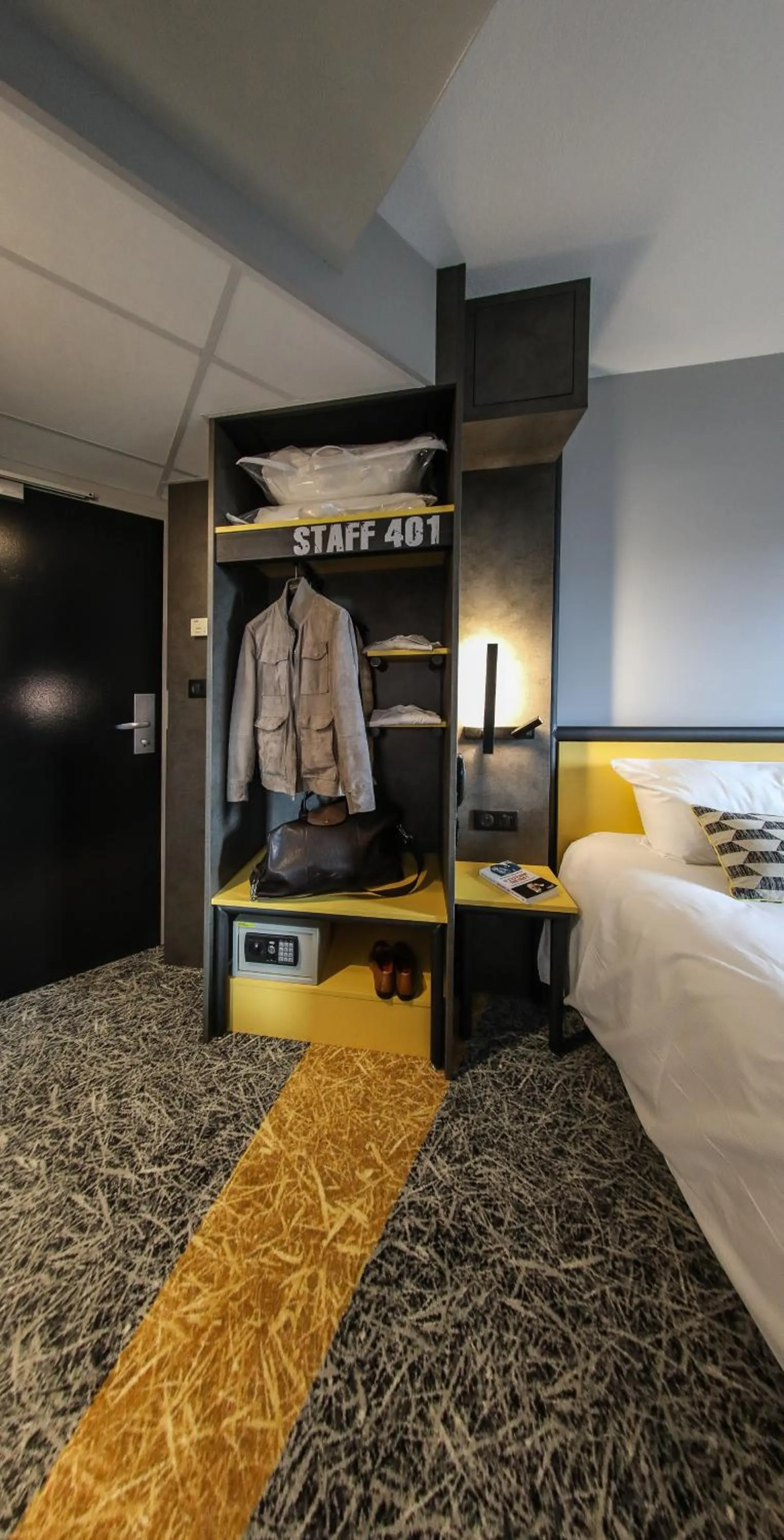 Photo of the whole room, Bed in Ibis Styles Clermont-Ferrand République