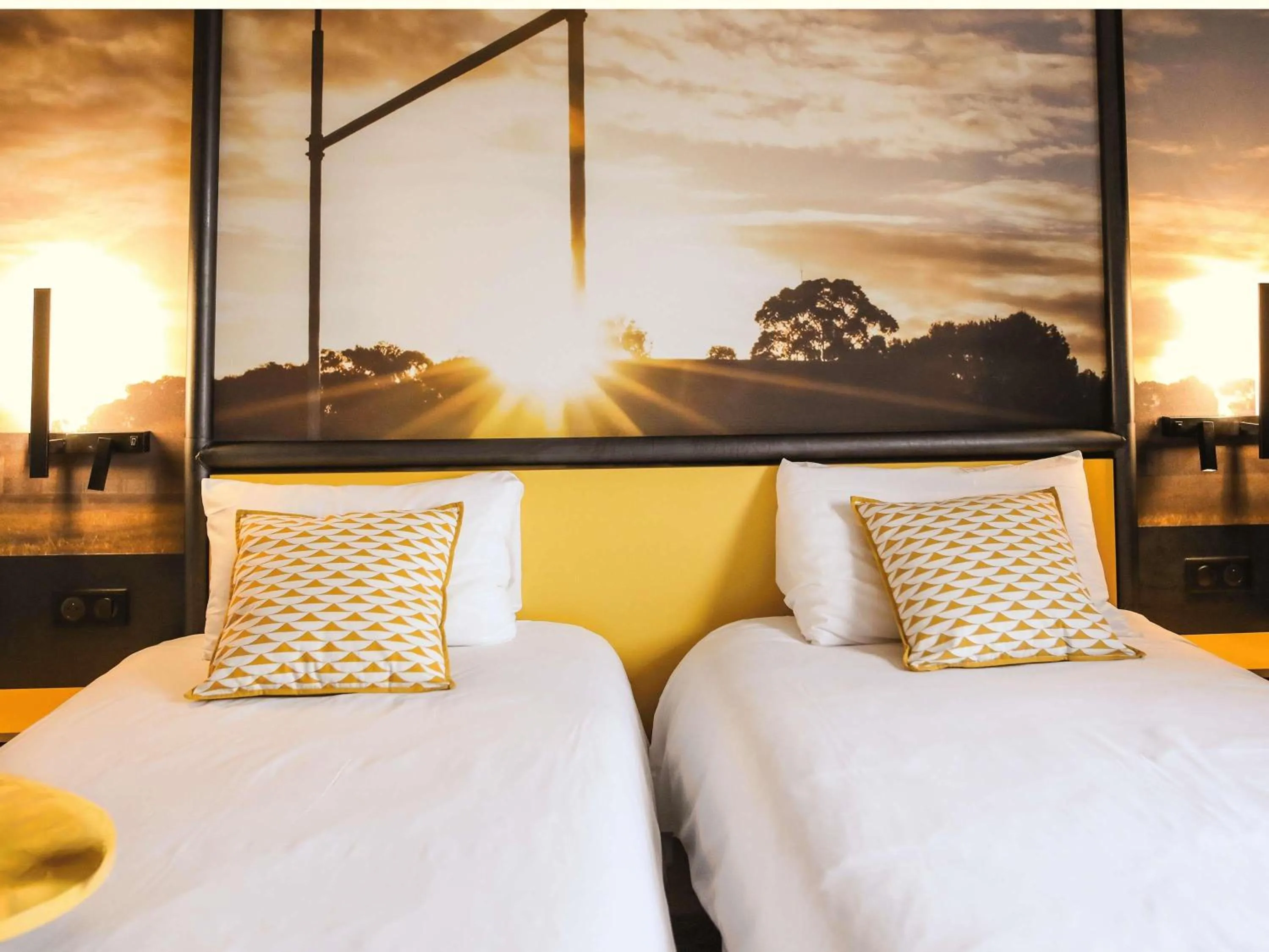 Bedroom, Bed in Ibis Styles Clermont-Ferrand République