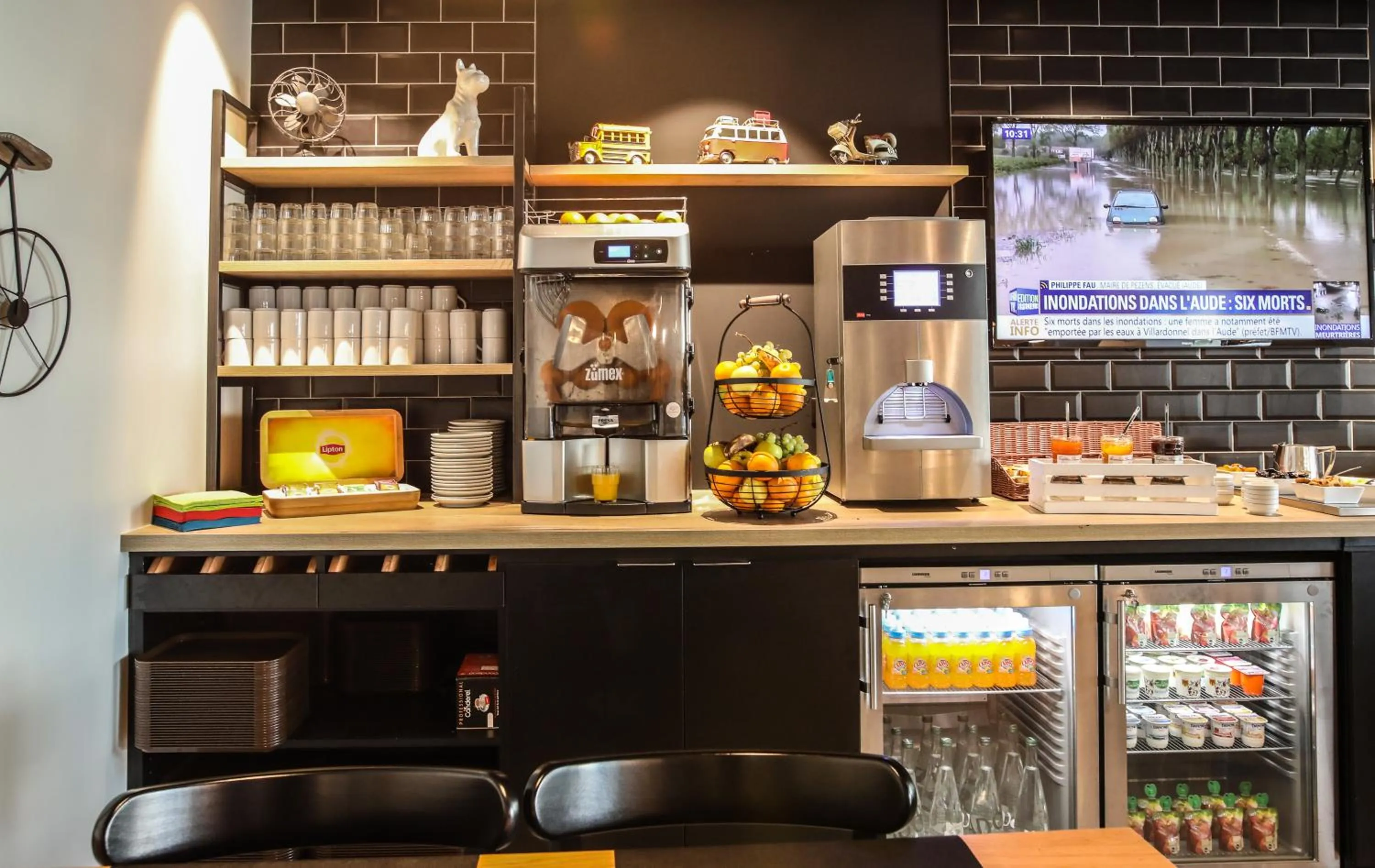 Buffet breakfast in Ibis Styles Clermont-Ferrand République