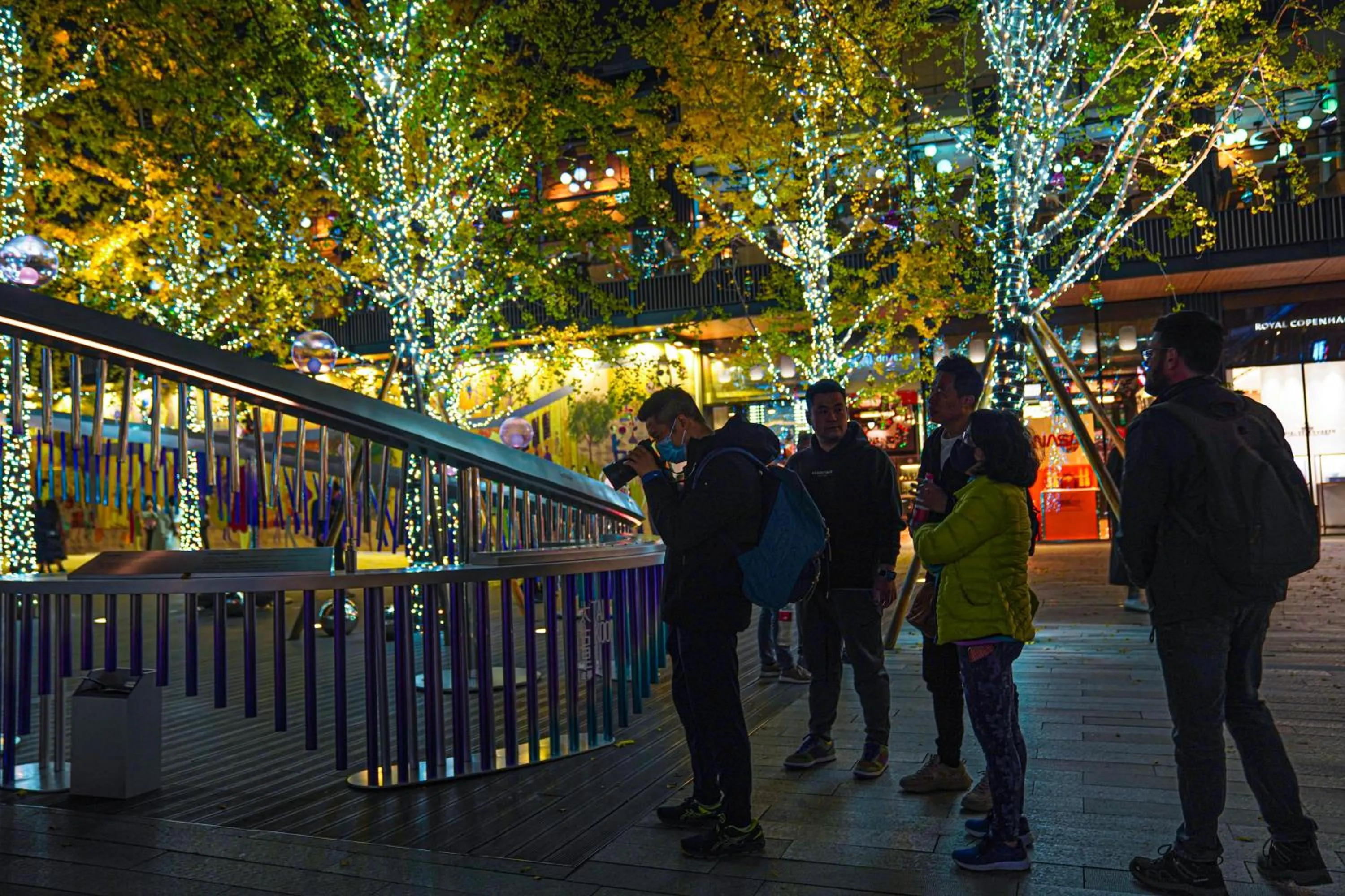 Activities in Chengdu Local Tea Hostel - Short Walk To Taikooli - Chill & Social Coffee Lounge - Metro downstairs - Free Activities - Friendly English Speaking Staff - Tibet, Panda, Buddha & Snow Mountain Tours