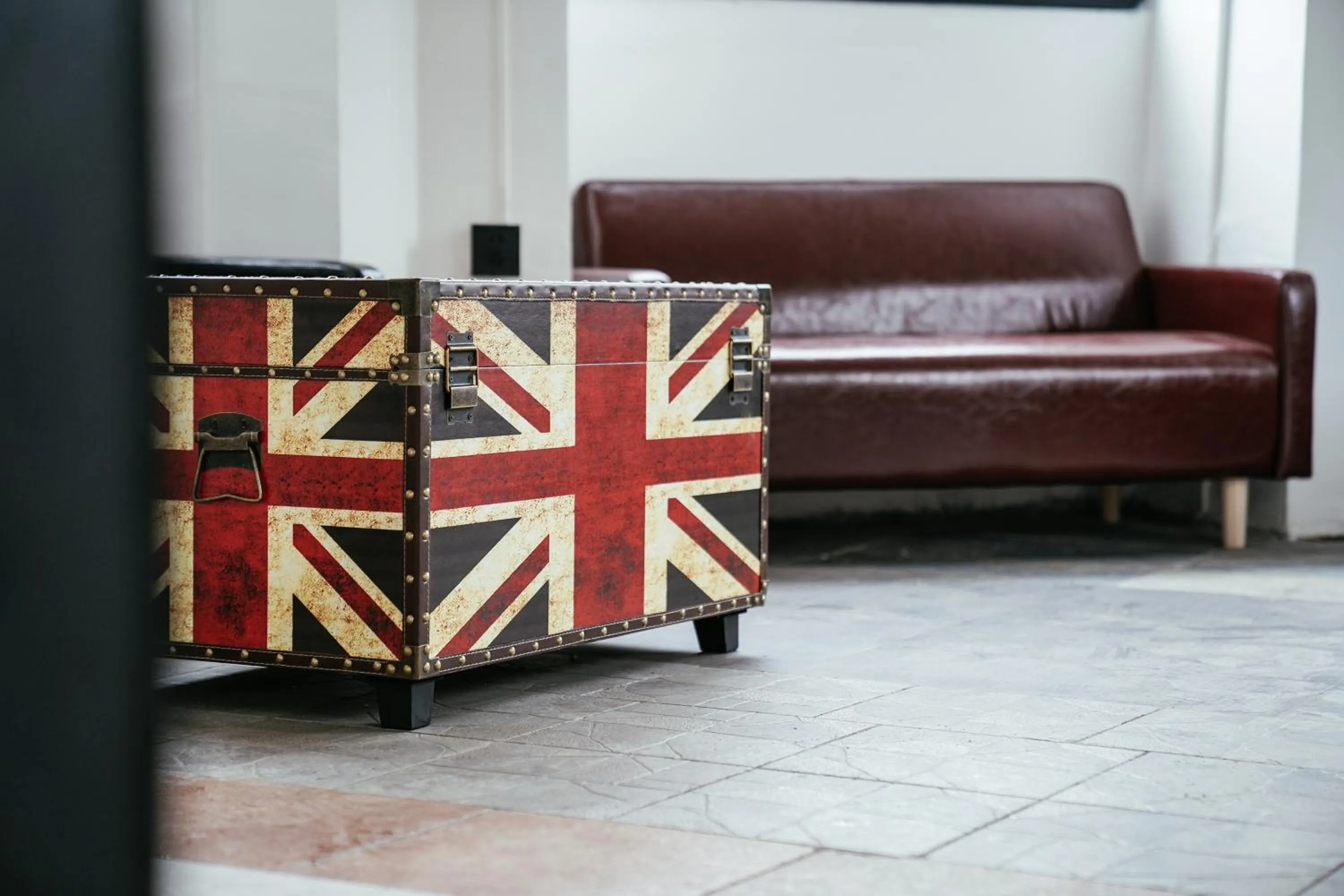 Seating area in Chengdu Local Tea Hostel - Short Walk To Taikooli - Chill & Social Coffee Lounge - Metro downstairs - Free Activities - Friendly English Speaking Staff - Tibet, Panda, Buddha & Snow Mountain Tours