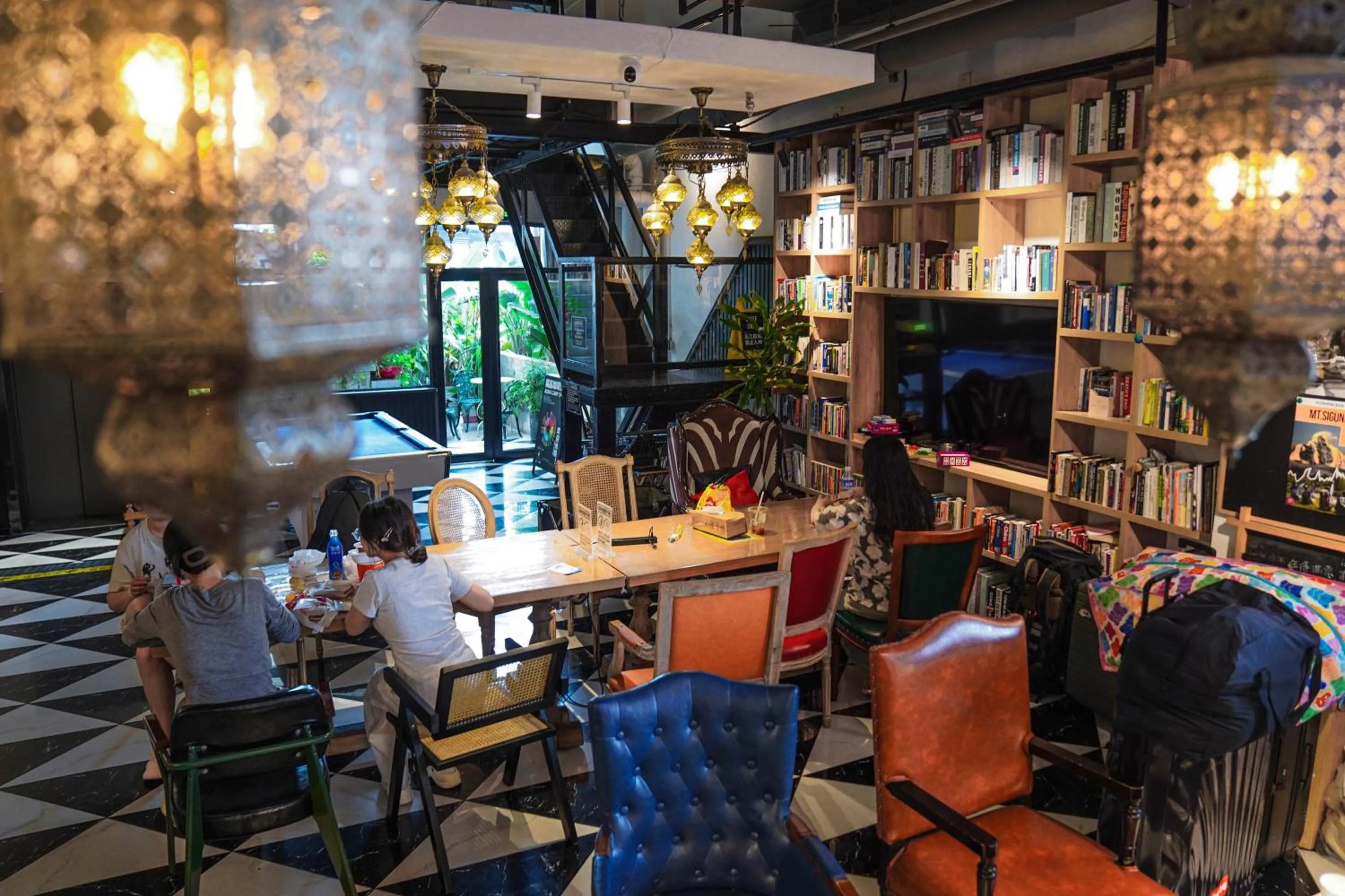 Lounge or bar in Chengdu Local Tea Hostel - Short Walk To Taikooli - Chill & Social Coffee Lounge - Metro downstairs - Free Activities - Friendly English Speaking Staff - Tibet, Panda, Buddha & Snow Mountain Tours