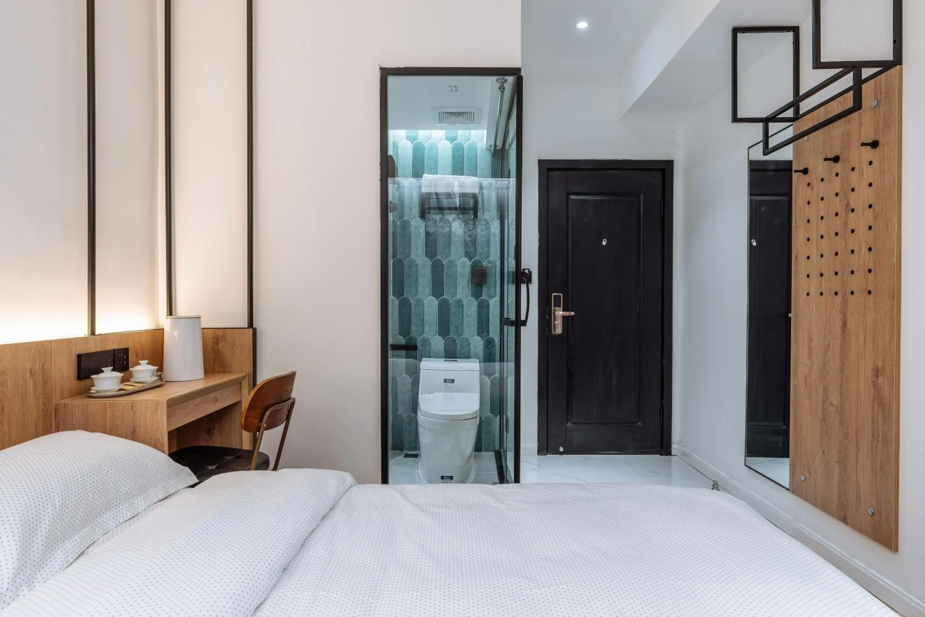 Bathroom, Bed in Chengdu Local Tea Hostel - Short Walk To Taikooli - Chill & Social Coffee Lounge - Metro downstairs - Free Activities - Friendly English Speaking Staff - Tibet, Panda, Buddha & Snow Mountain Tours