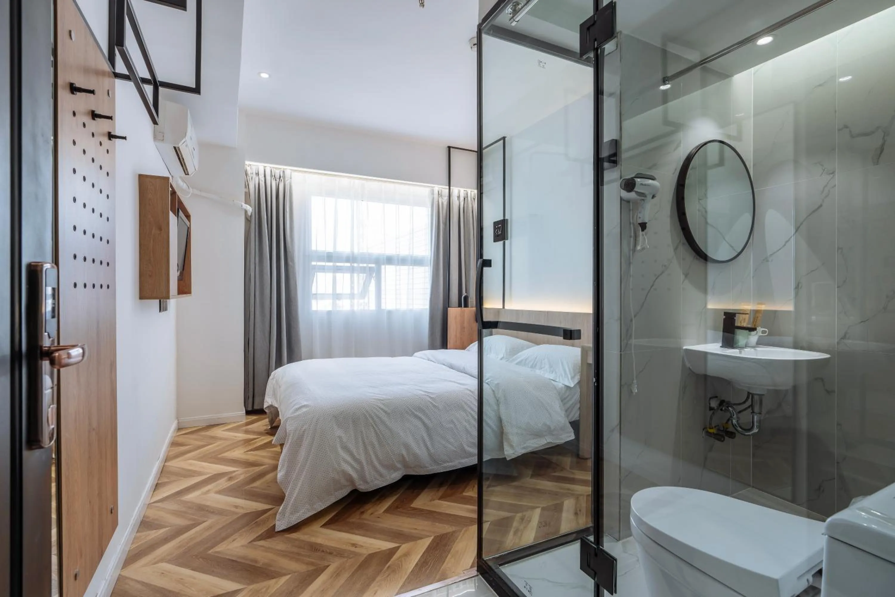 Photo of the whole room, Bed in Chengdu Local Tea Hostel - Short Walk To Taikooli - Chill & Social Coffee Lounge - Metro downstairs - Free Activities - Friendly English Speaking Staff - Tibet, Panda, Buddha & Snow Mountain Tours