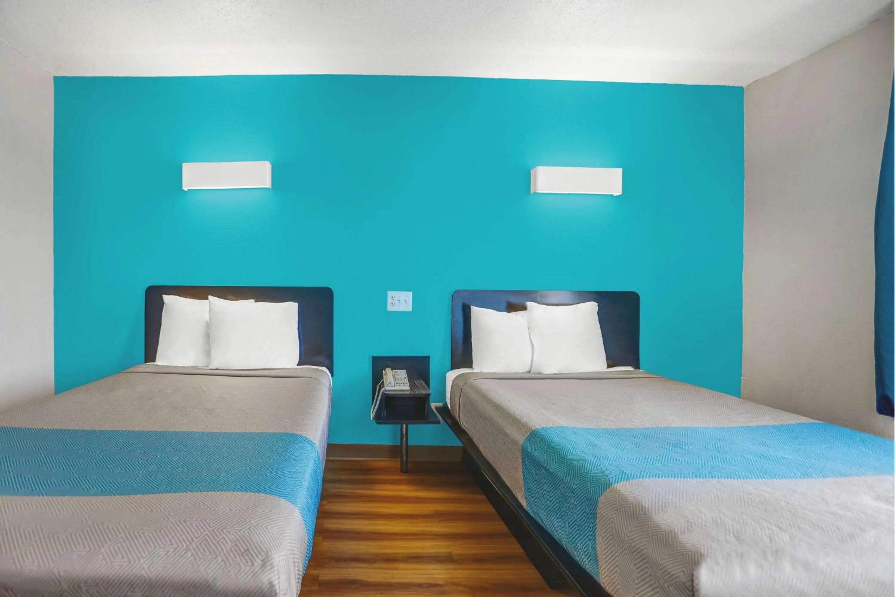 Photo of the whole room, Bed in Motel 6-Raleigh, NC - North