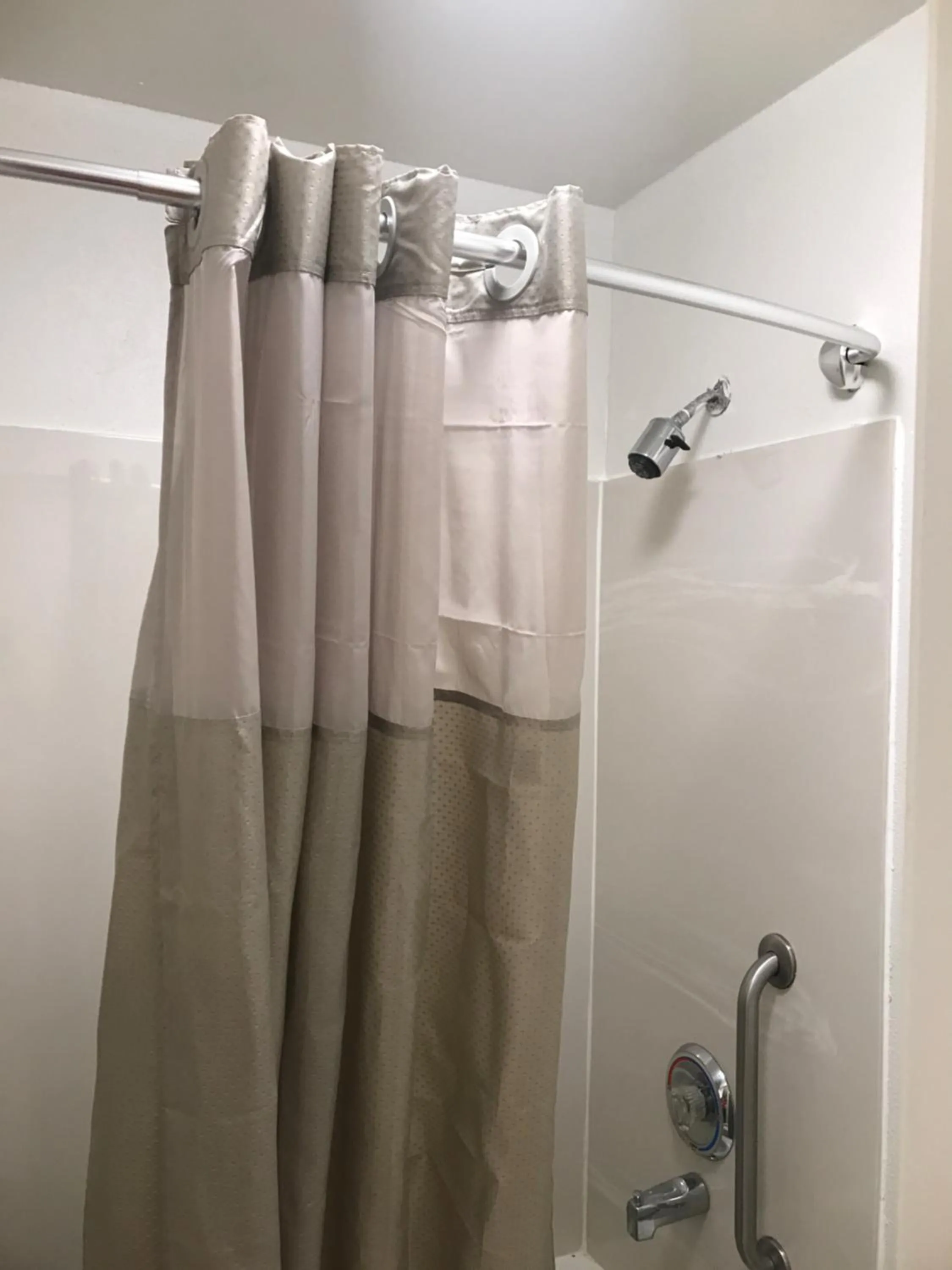 Bathroom in Motel 6-Raleigh, NC - North