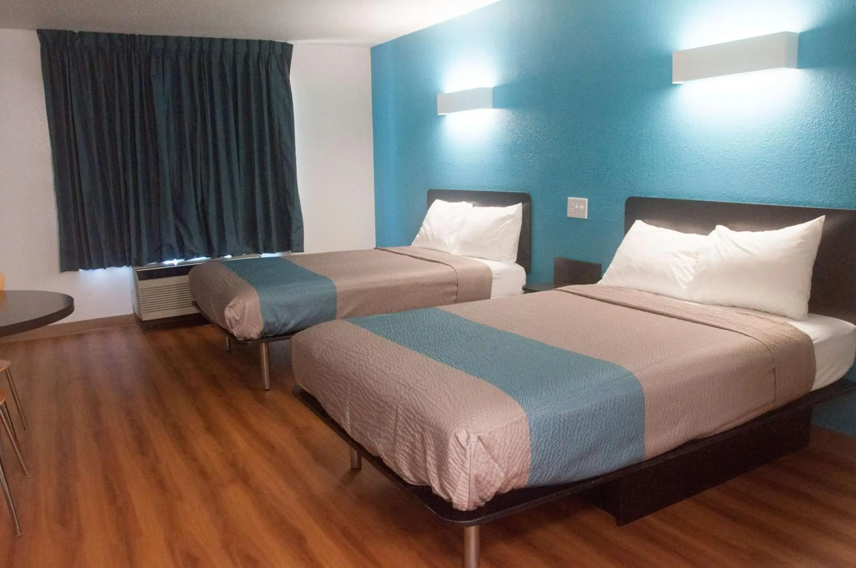 Quadruple Room - Non-Smoking in Motel 6-Raleigh, NC - North Quadruple Room - Non-Smoking in Motel 6-Raleigh, NC - North