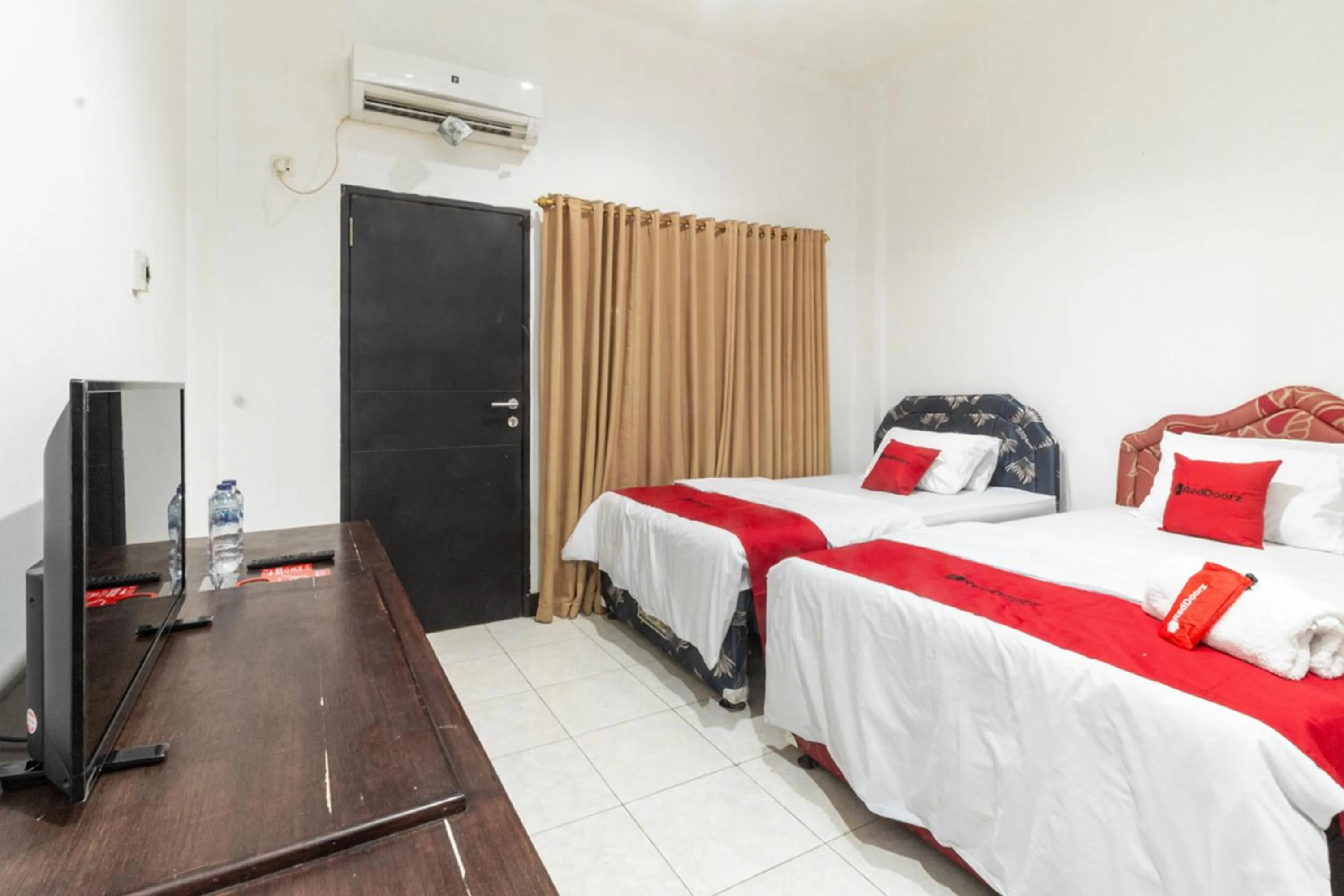 Bed in RedDoorz near Bahu Mall Manado