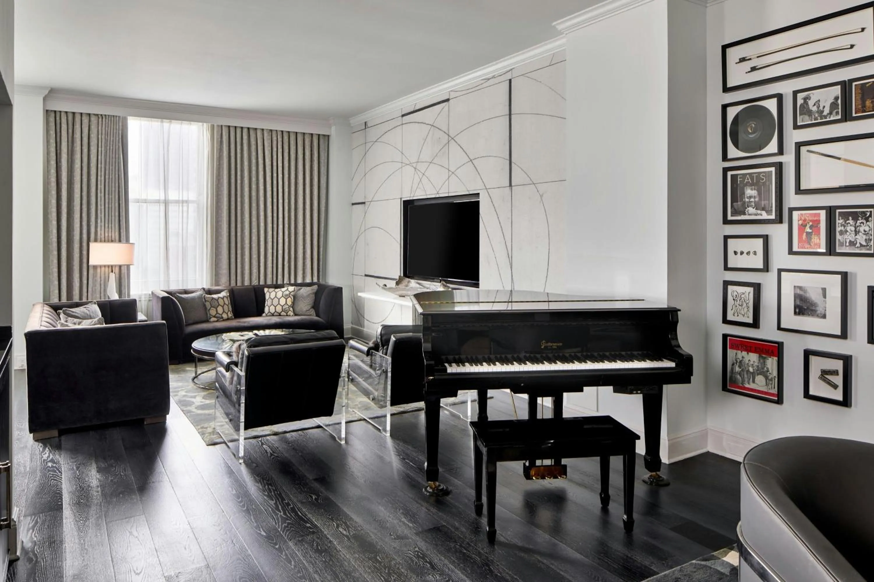 Photo of the whole room in Le Pavillon, New Orleans, a Tribute Portfolio Hotel