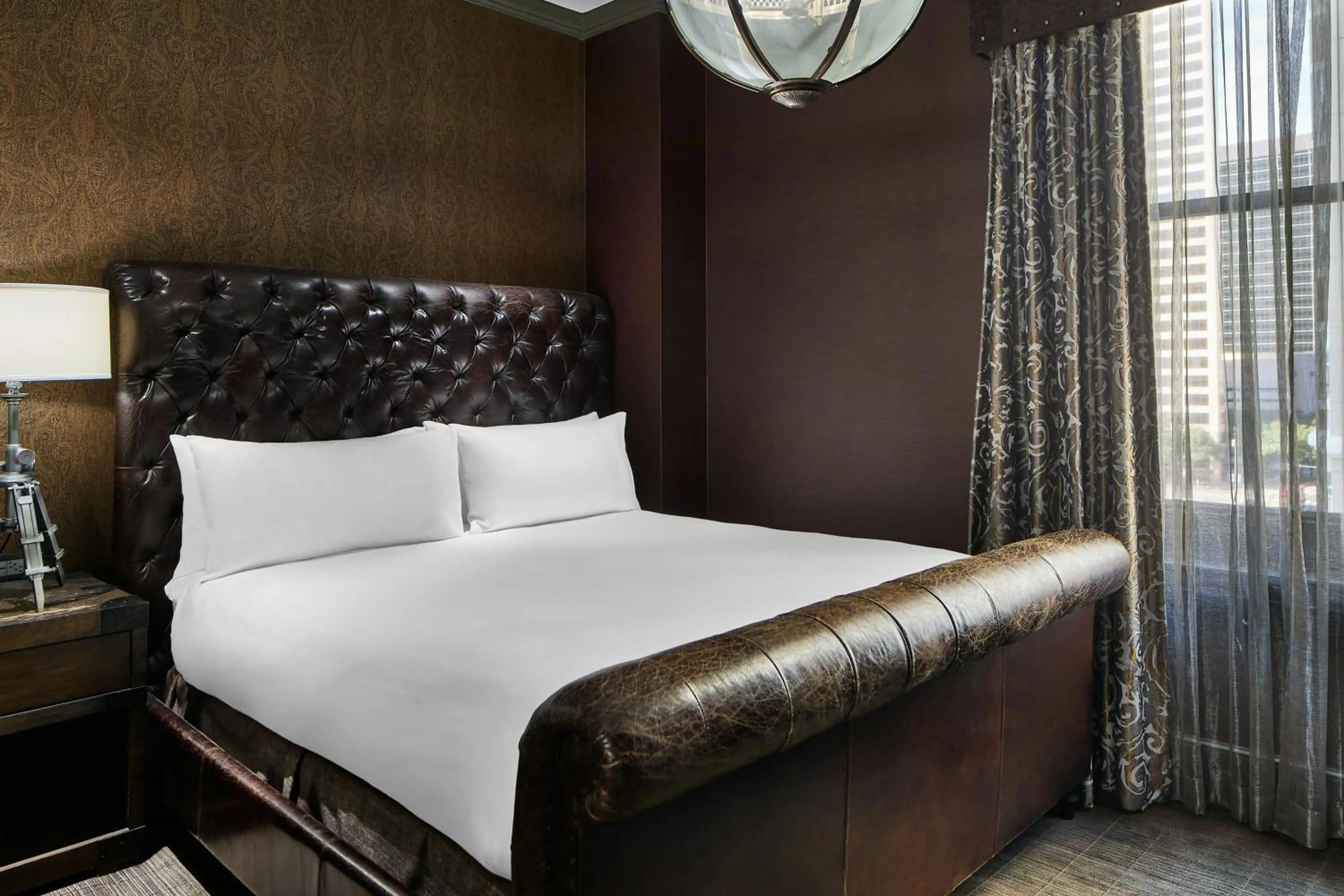 Bedroom, Bed in Le Pavillon, New Orleans, a Tribute Portfolio Hotel