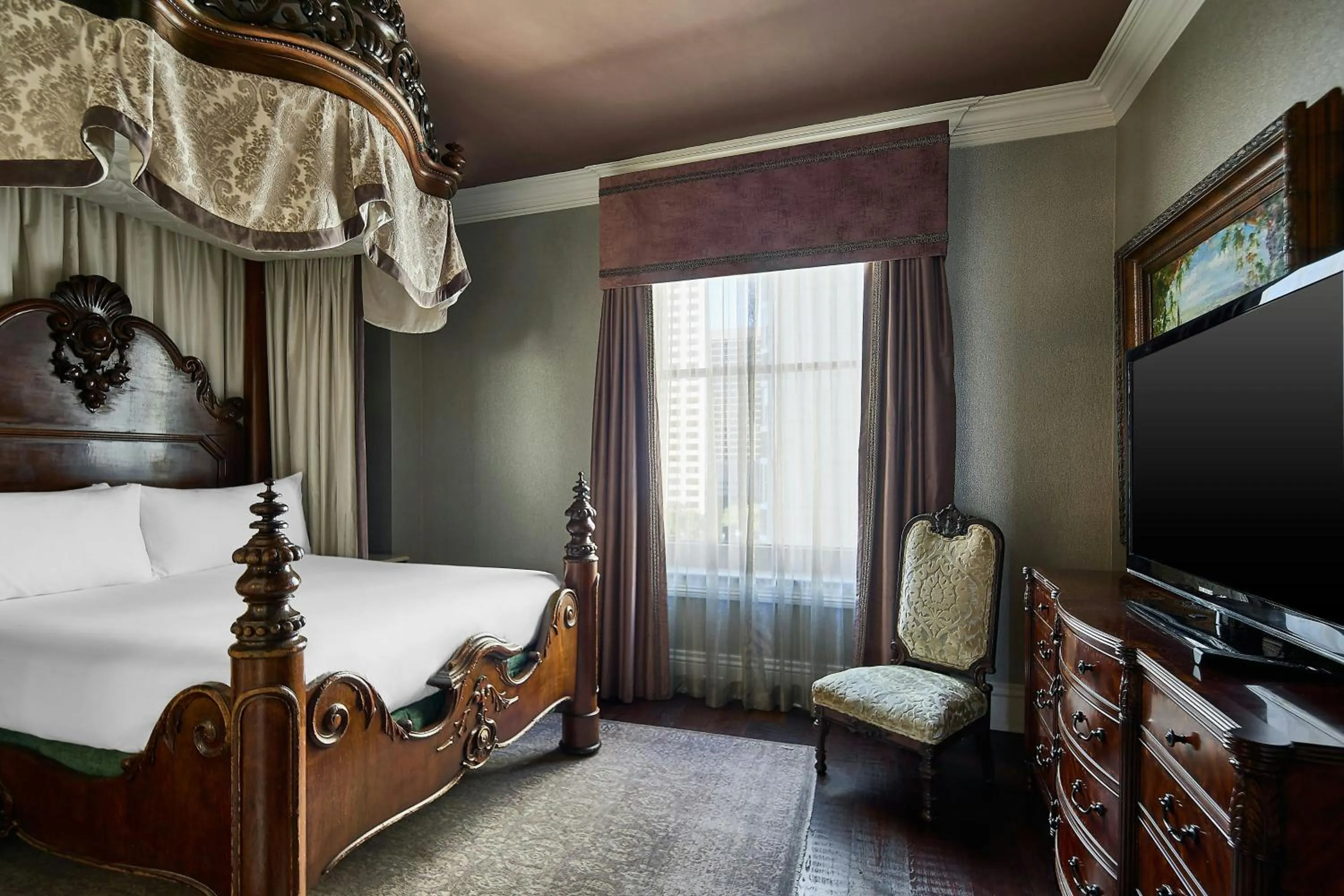 Bedroom, Bed in Le Pavillon, New Orleans, a Tribute Portfolio Hotel