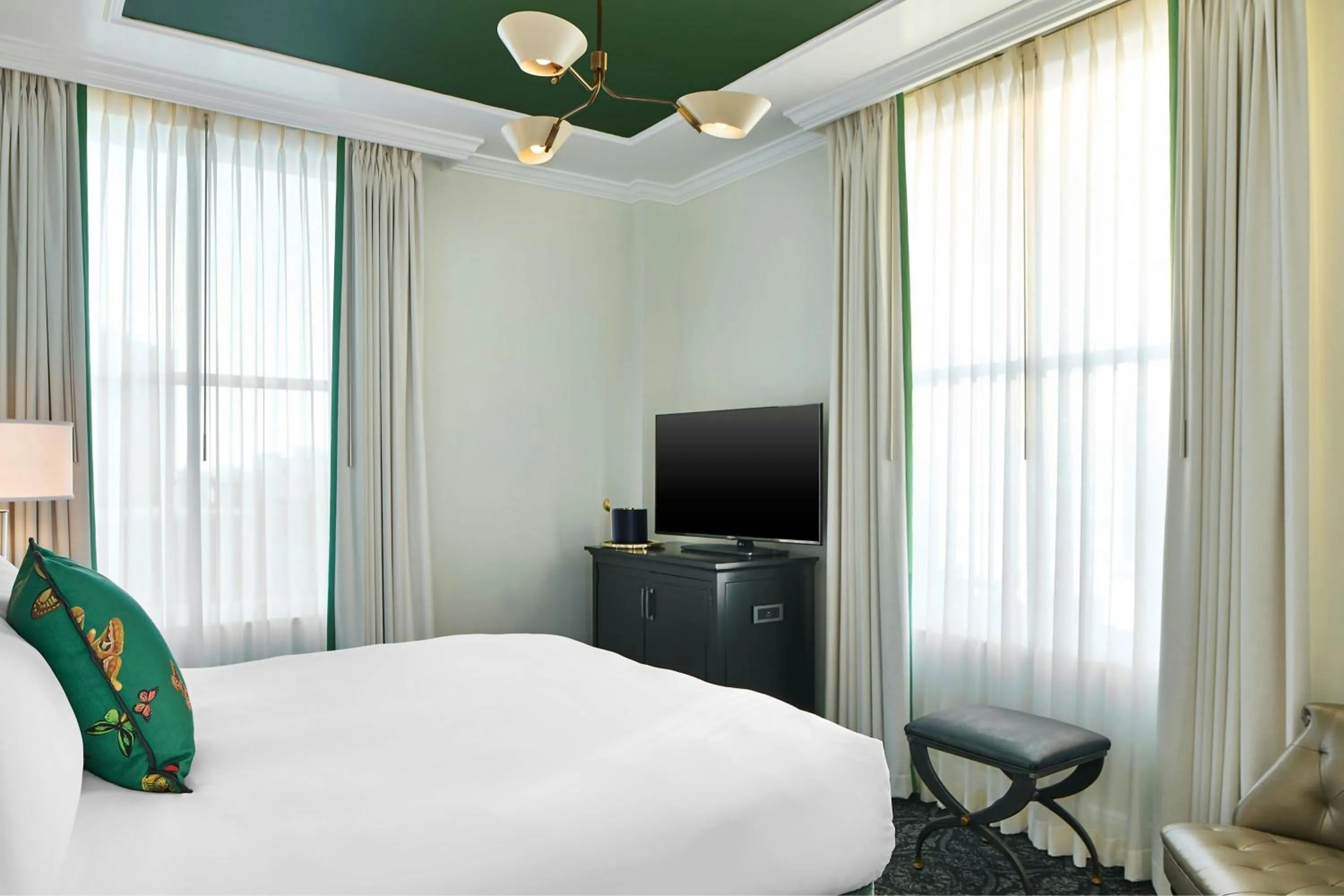 Bedroom, Bed in Le Pavillon, New Orleans, a Tribute Portfolio Hotel