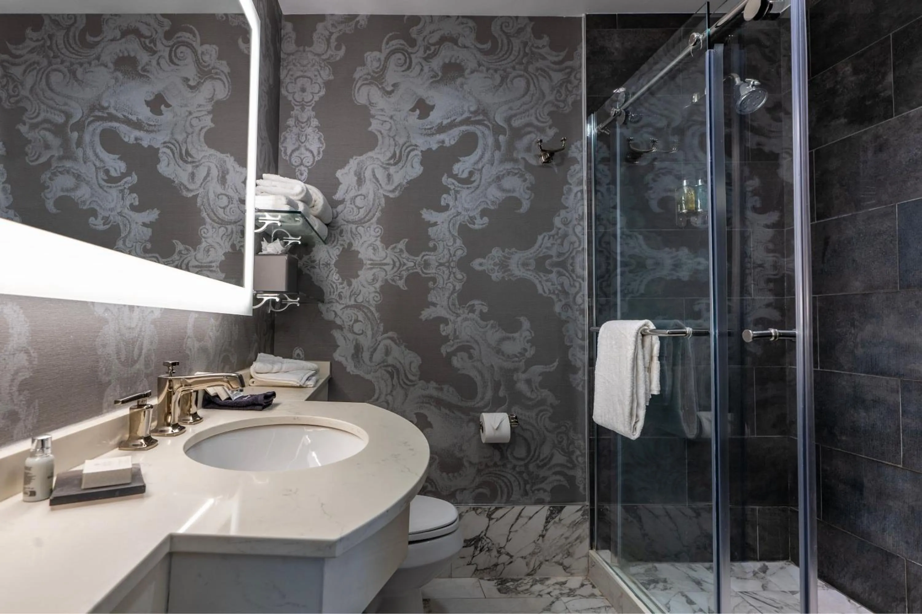 Bathroom in Le Pavillon, New Orleans, a Tribute Portfolio Hotel